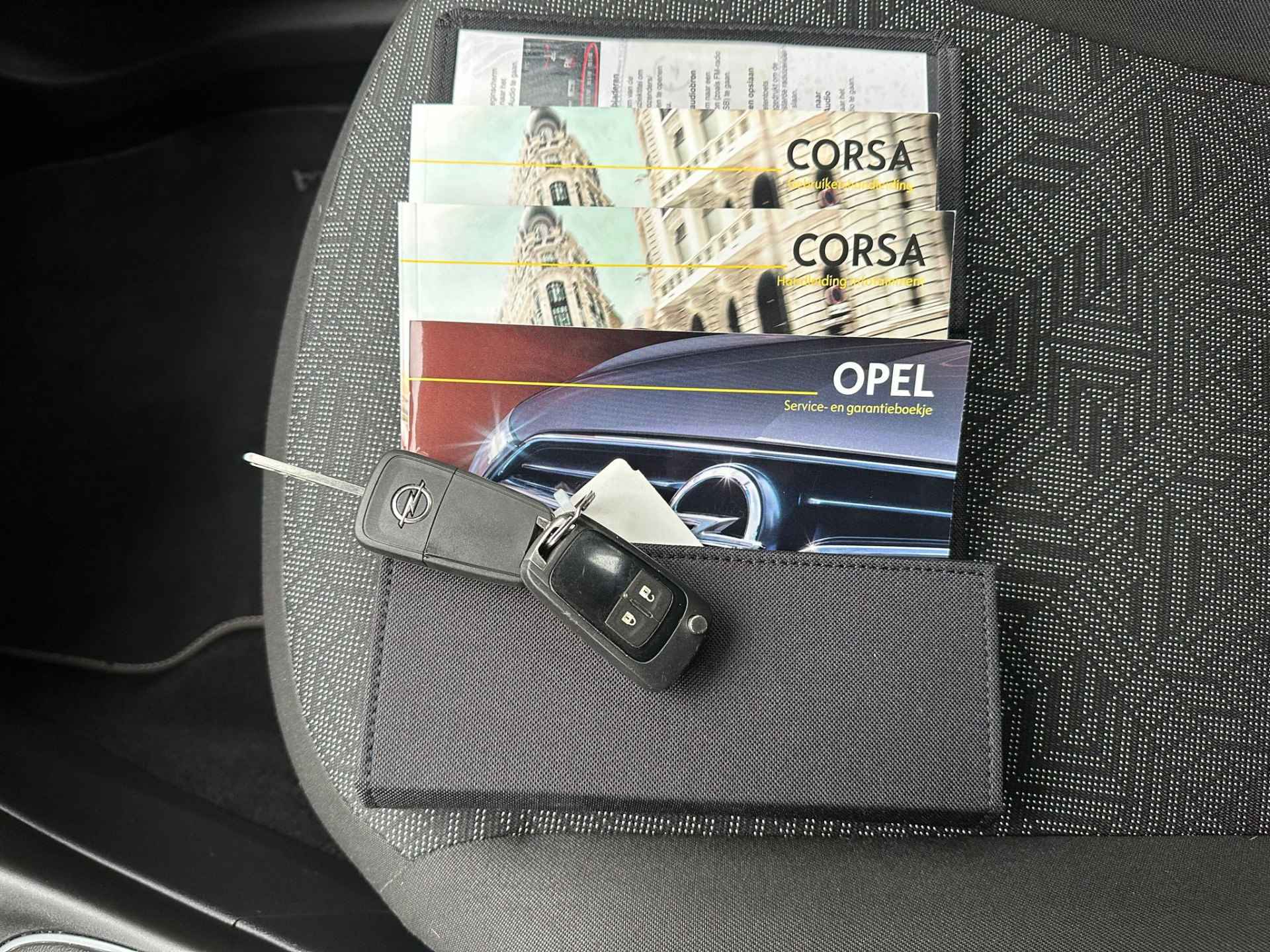 Opel Corsa 1.4 90 PK FAVOURITE+ | NAVIGATIE| CRUISE CONTROL| AIRCO| DAB| MISTLAMPEN - 43/46