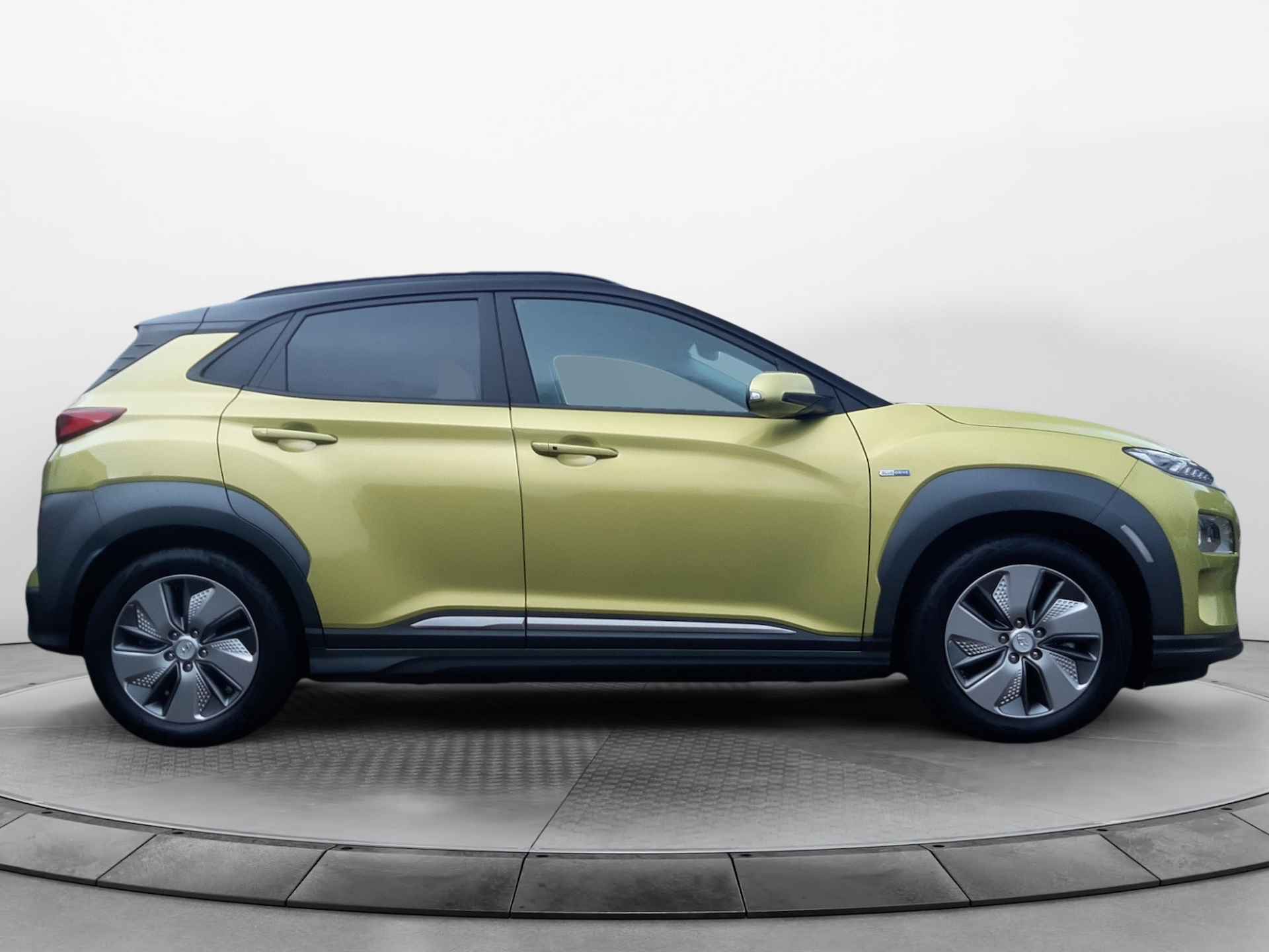 Hyundai KONA EV Premium 64 kWh (204 PK) 1e-Eig, Hyundai-Dealer-Onderh, 12-Mnd-Bovag, NL-Auto, Leer, Warmtepomp, Navigatie/Apple-Carplay/Android-Auto, Adaptive-Cruisecontrol, Head-Up, Keyless-Entry/Start, Stoelverwarming-V+A, Parkeersensoren-V+A, Stoelventilatie, Stuurverwarming, DAB, Premium-Audio, Lm-Velgen-17Inch, Privacy-Glas - 5/37