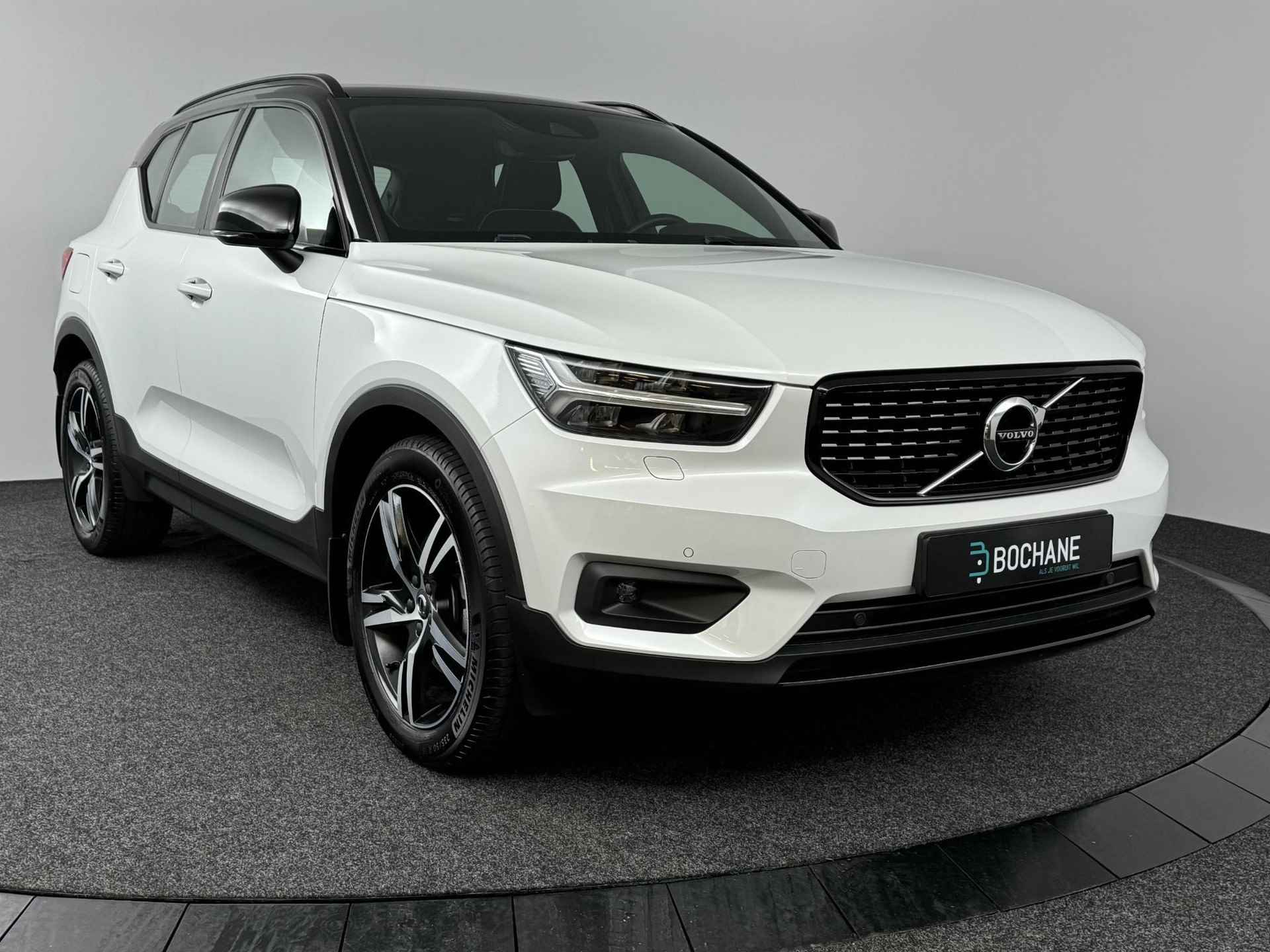 Volvo XC40 2.0 T4 AWD R-Design CLIMA | CAMERA | ADAPTIVE CRUISE | NAVI | ELEKTRISCHE KOFFERKLEP | ANDROID & APPLE CARPLAY | - 4/51