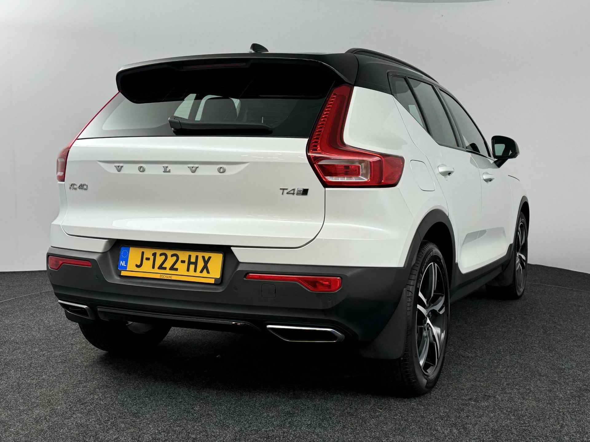 Volvo XC40 2.0 T4 AWD R-Design CLIMA | CAMERA | ADAPTIVE CRUISE | NAVI | ELEKTRISCHE KOFFERKLEP | ANDROID & APPLE CARPLAY | - 9/51