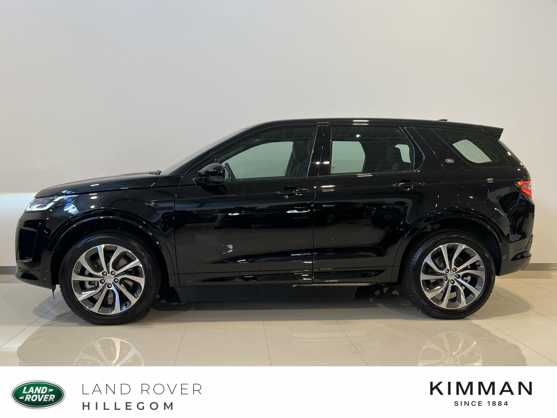 Land Rover Discovery Sport P300e 1.5 R-Dynamic SE | Adaptive Cruise | 20 inch Gloss Black | Panorama dak | Cold Climate Pack bij viaBOVAG.nl