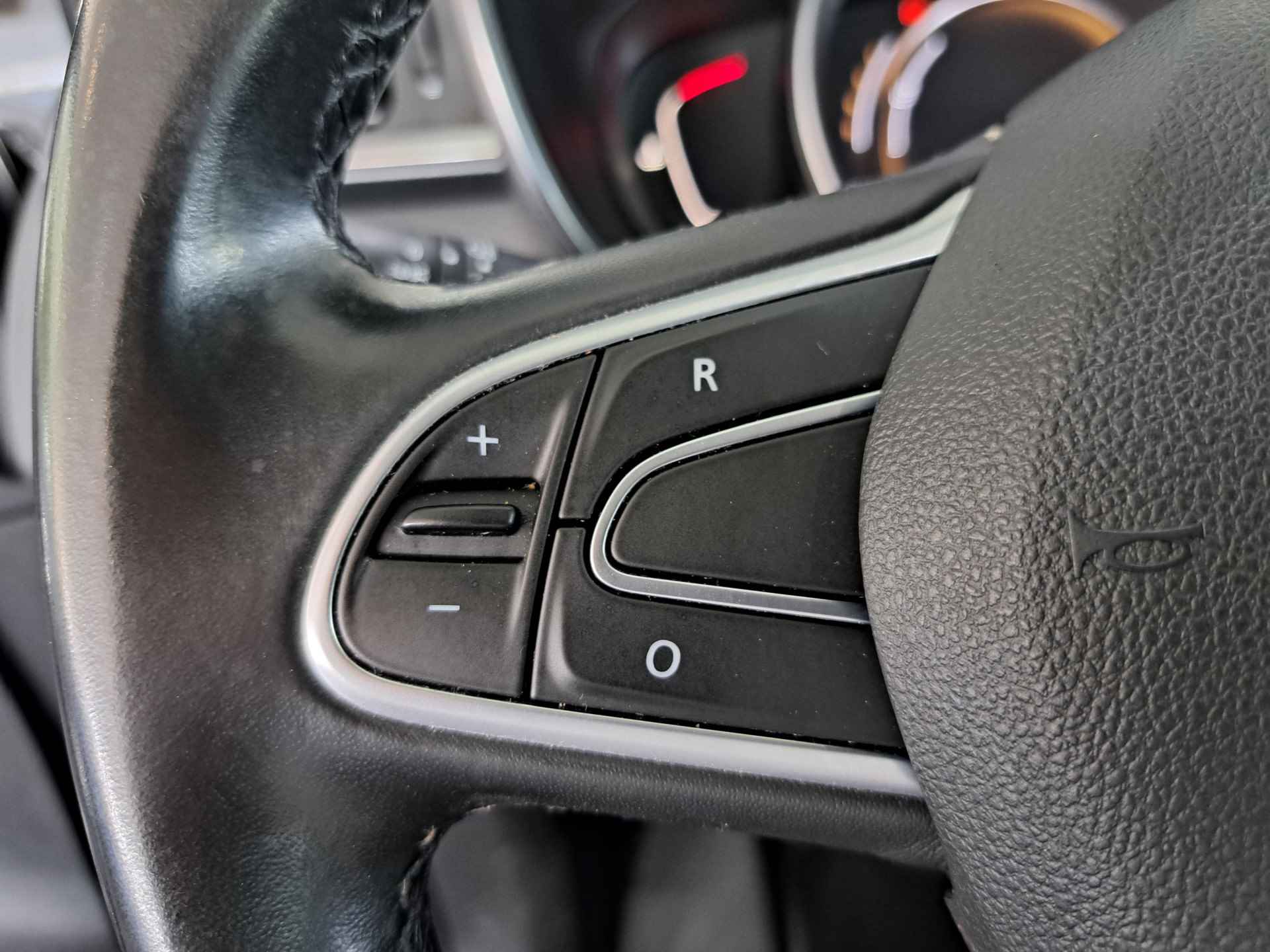 Renault Kadjar 1.3 TCe 140pk AUT Intens | Navigatie | Climat Control | LM Velgen| Leder | LED | incl. Bovag rijklaarpakket met 12 maanden garantie | - 15/30