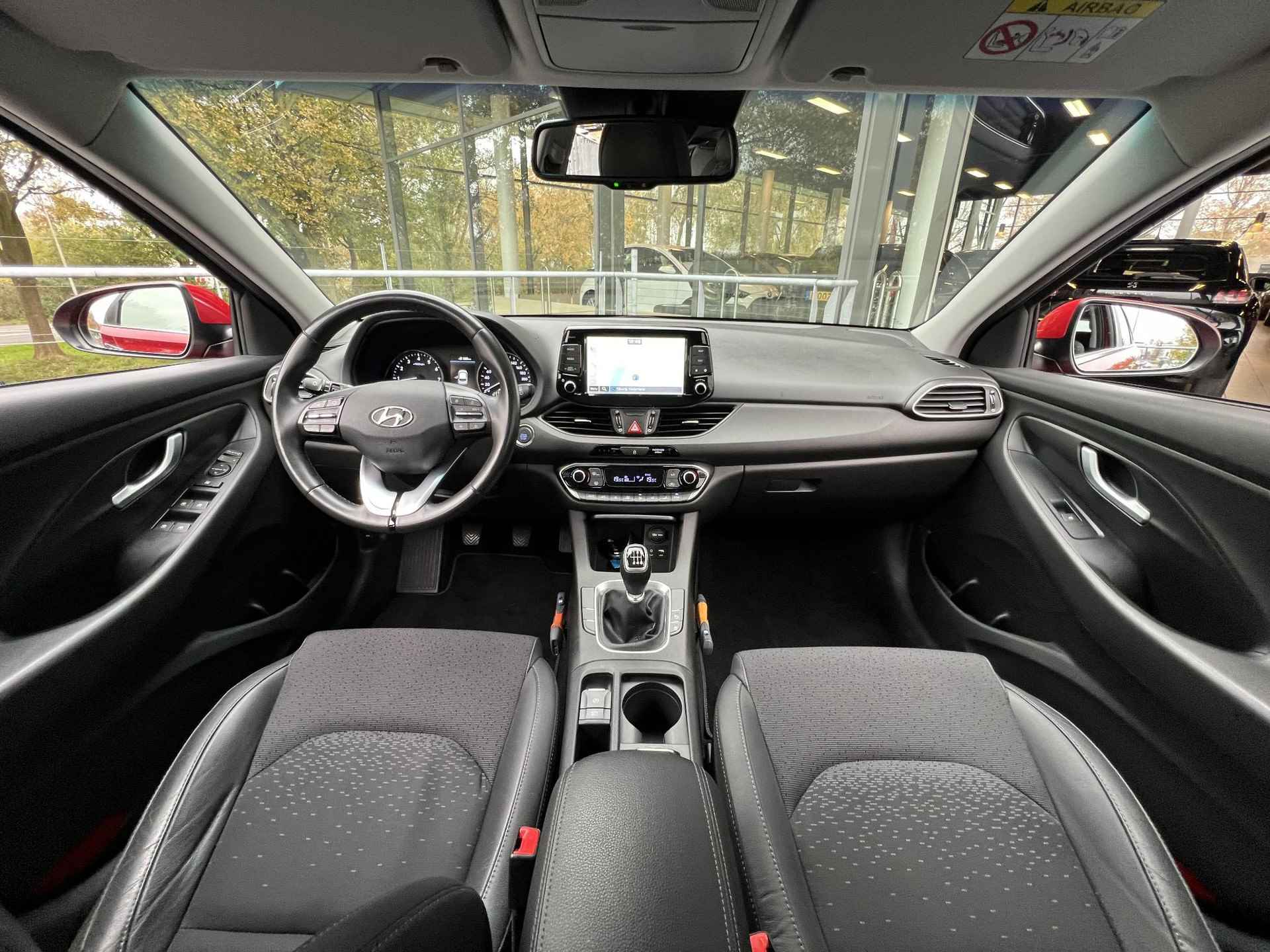 Hyundai i30 1.4 T-GDI Premium | Navigatie | Carplay | Trekhaak | - 4/36