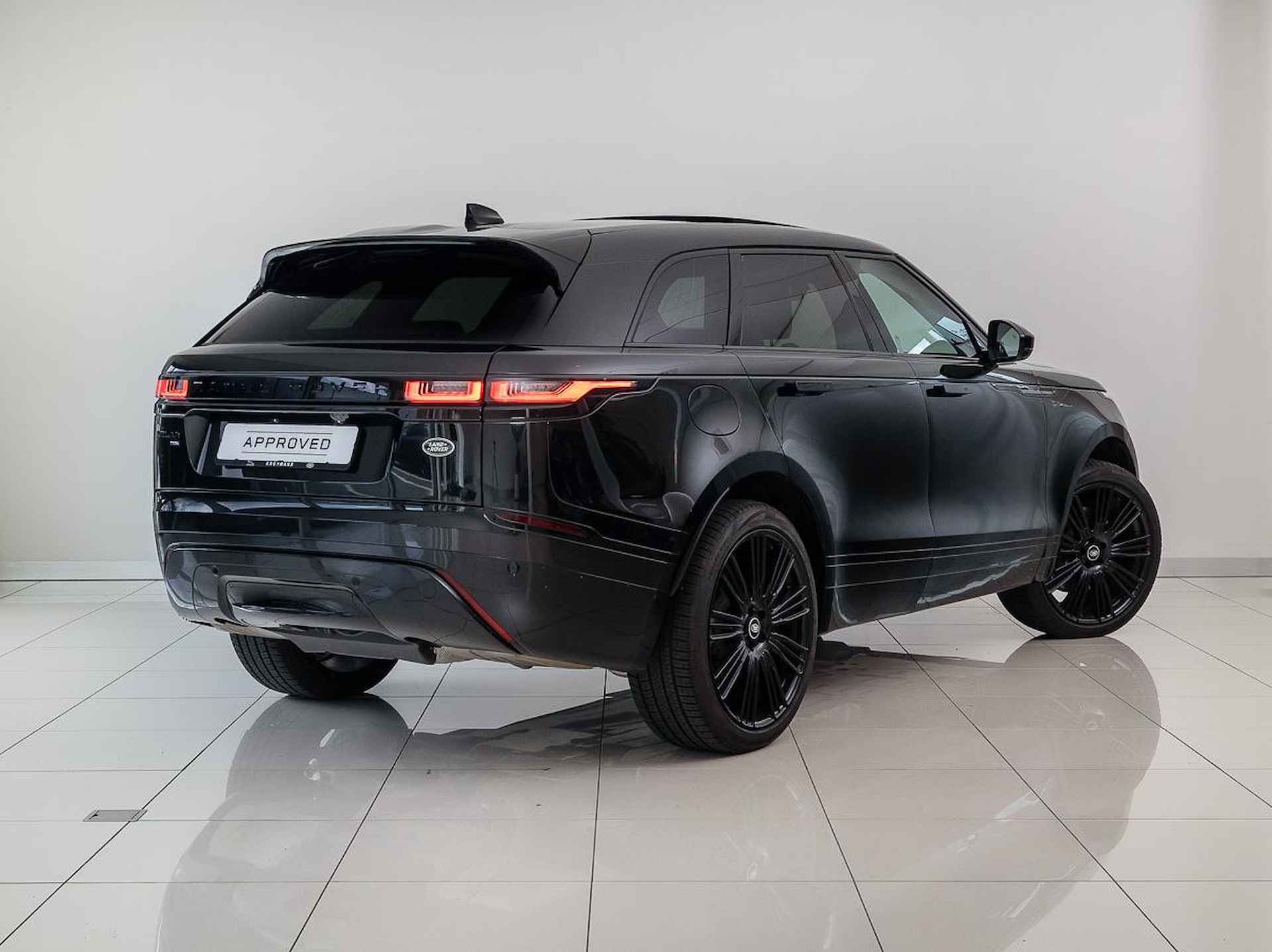 Land Rover Range Rover Velar 2.0 P400e R-Dynamic HSE | Trekhaak | Massage | 22" | Black Pack - 2/25