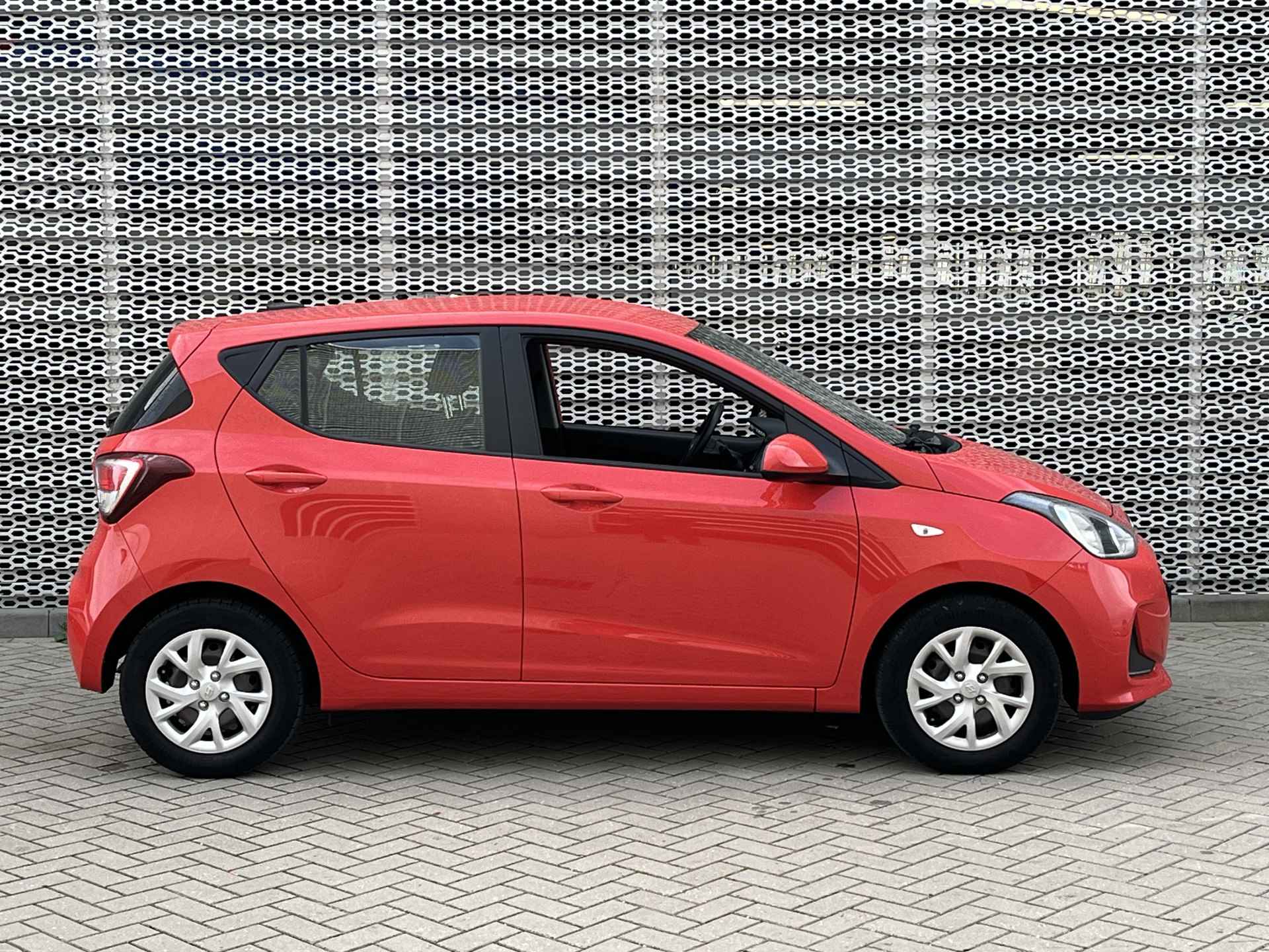 Hyundai i10 1.0i Comfort Smart Pack | NAVIGATIE | CRUISE CONTROL | AIRCO | LEUKE ZUINIGE AUTO! - 8/40