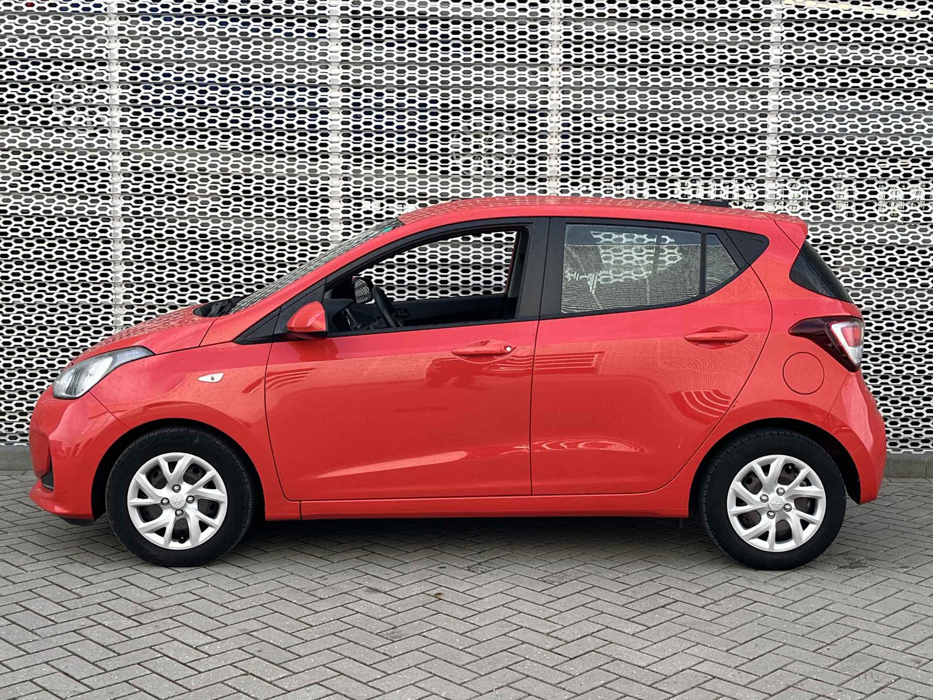 Hyundai i10 1.0i Comfort Smart Pack | NAVIGATIE | CRUISE CONTROL | AIRCO | LEUKE ZUINIGE AUTO! - 9/40