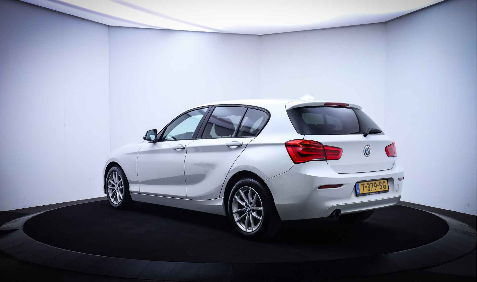 BMW 1-serie 118i High Executive FULL LED/NAVI/CLIMA/STOELVERW./BLUETOOTH/LMV - 7/24