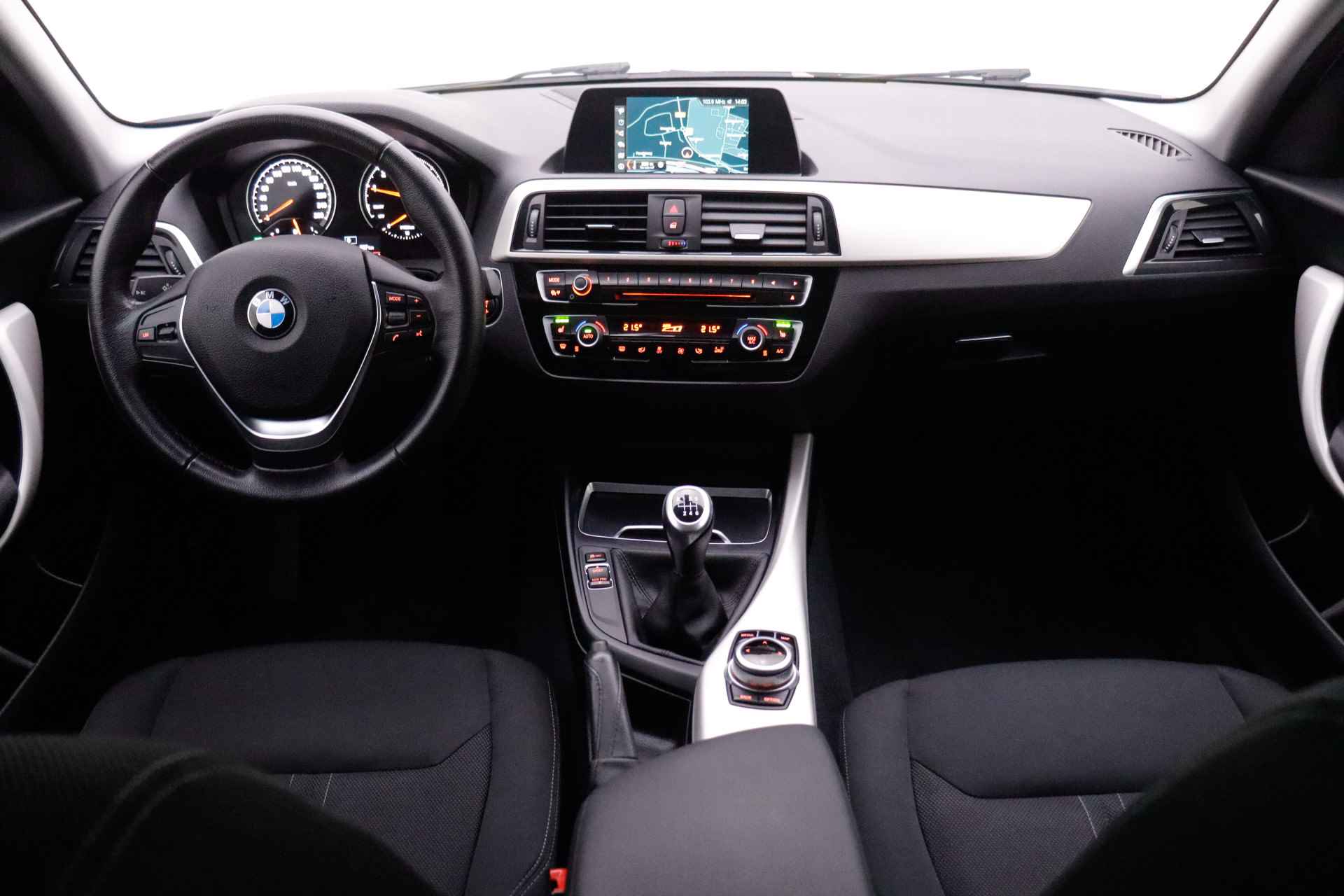 BMW 1-serie 118i High Executive FULL LED/NAVI/CLIMA/STOELVERW./BLUETOOTH/LMV - 16/24