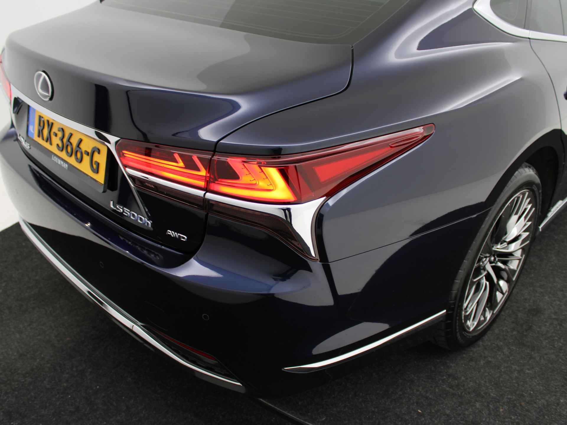 Lexus LS 500h AWD Executive Line | Luchtvering met Access Control | Soft Close portieren | Massagestoelen | - 45/56