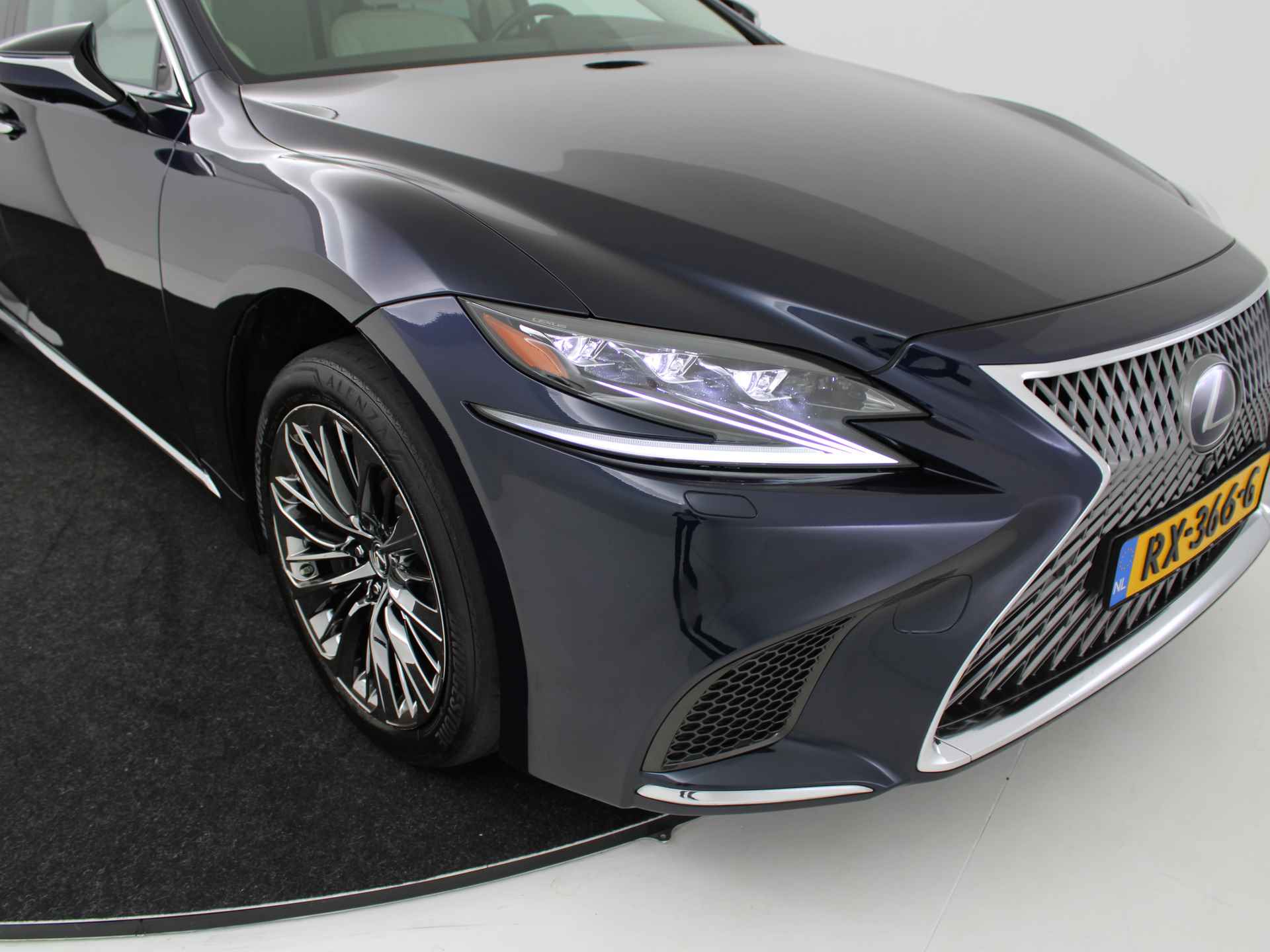 Lexus LS 500h AWD Executive Line | Luchtvering met Access Control | Soft Close portieren | Massagestoelen | - 46/56