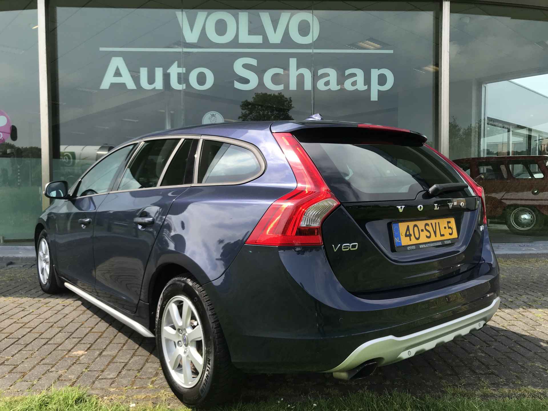 Volvo V60 1.6 T3 Business | Rijklaar| Nieuwe distributieriem Navigatie Parkeersensoren - 3/36