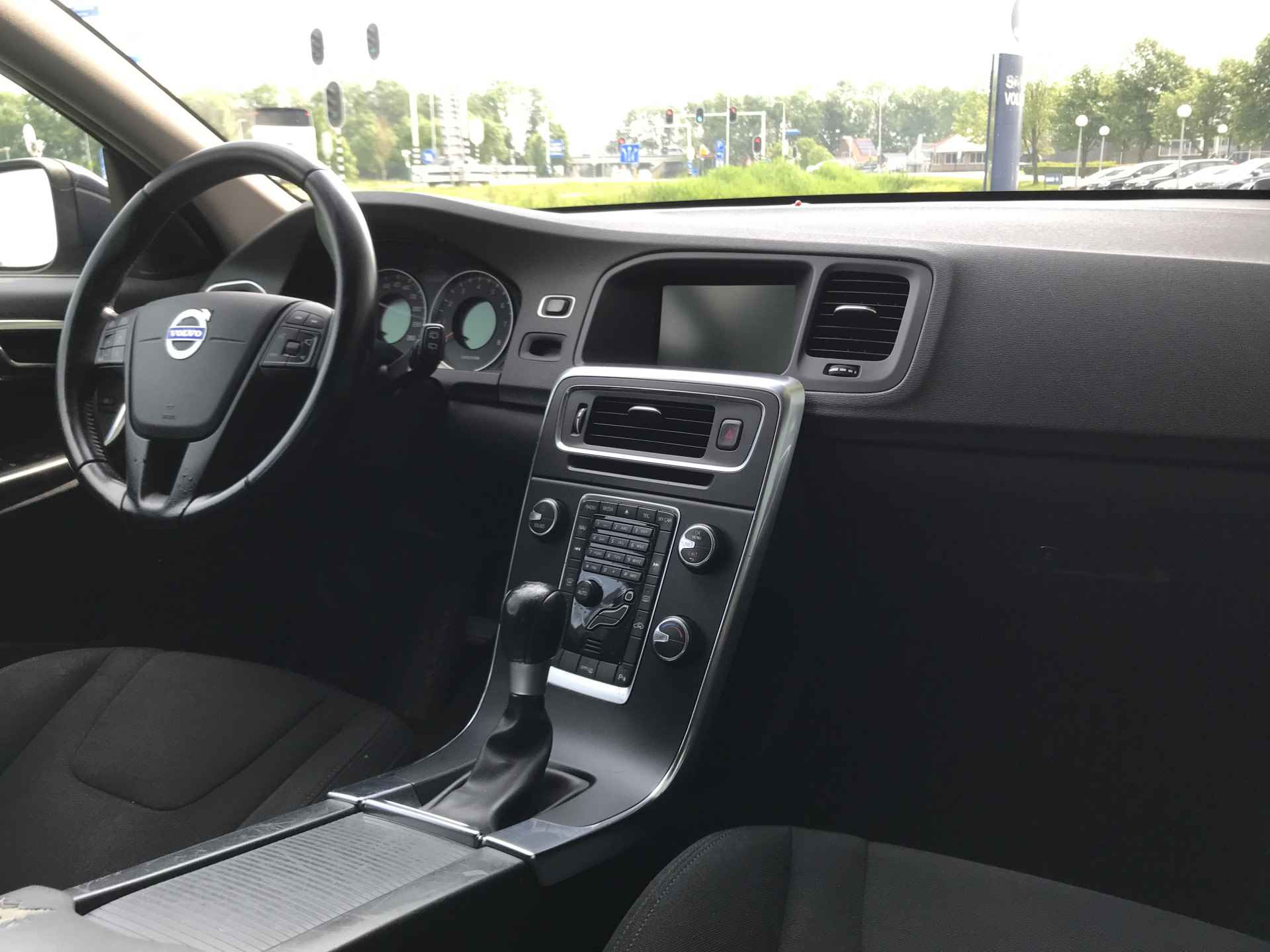 Volvo V60 1.6 T3 Business | Rijklaar| Nieuwe distributieriem Navigatie Parkeersensoren - 11/36