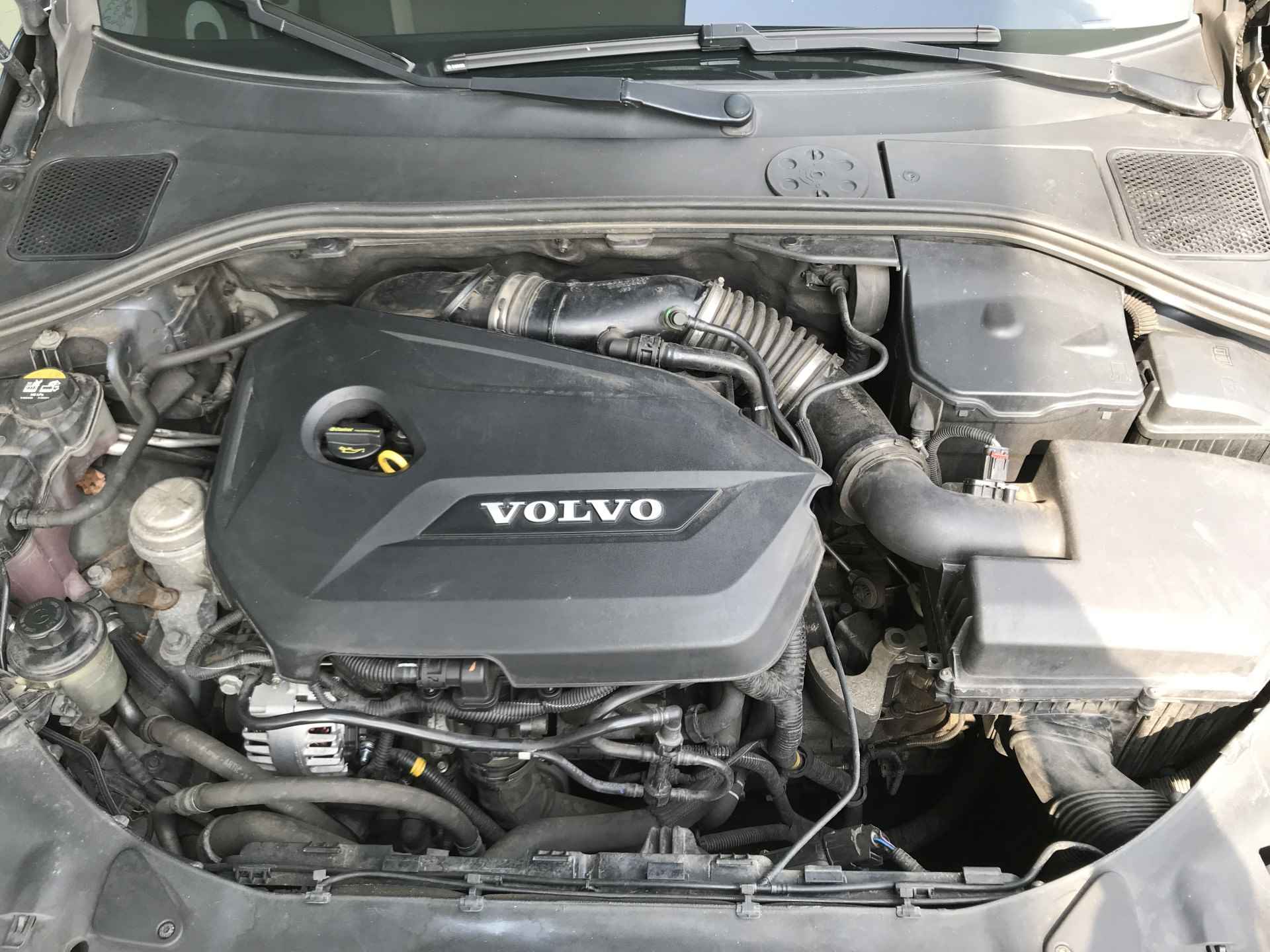 Volvo V60 1.6 T3 Business | Rijklaar| Nieuwe distributieriem Navigatie Parkeersensoren - 31/36