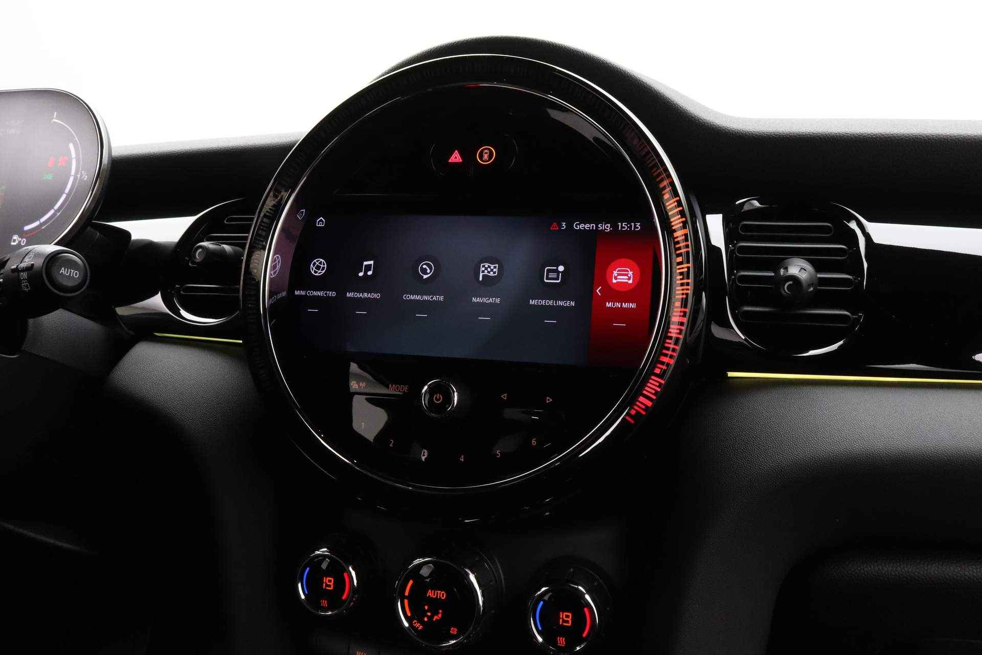 MINI 5-deurs 1.5 Cooper Camden Edition |16" LM Victory Spoke zwart|  MINI Navigatiesysteem | Park Distance Control achter (PDC)| Cruise Control |  Automatische airconditioning 2-zone | - 19/25