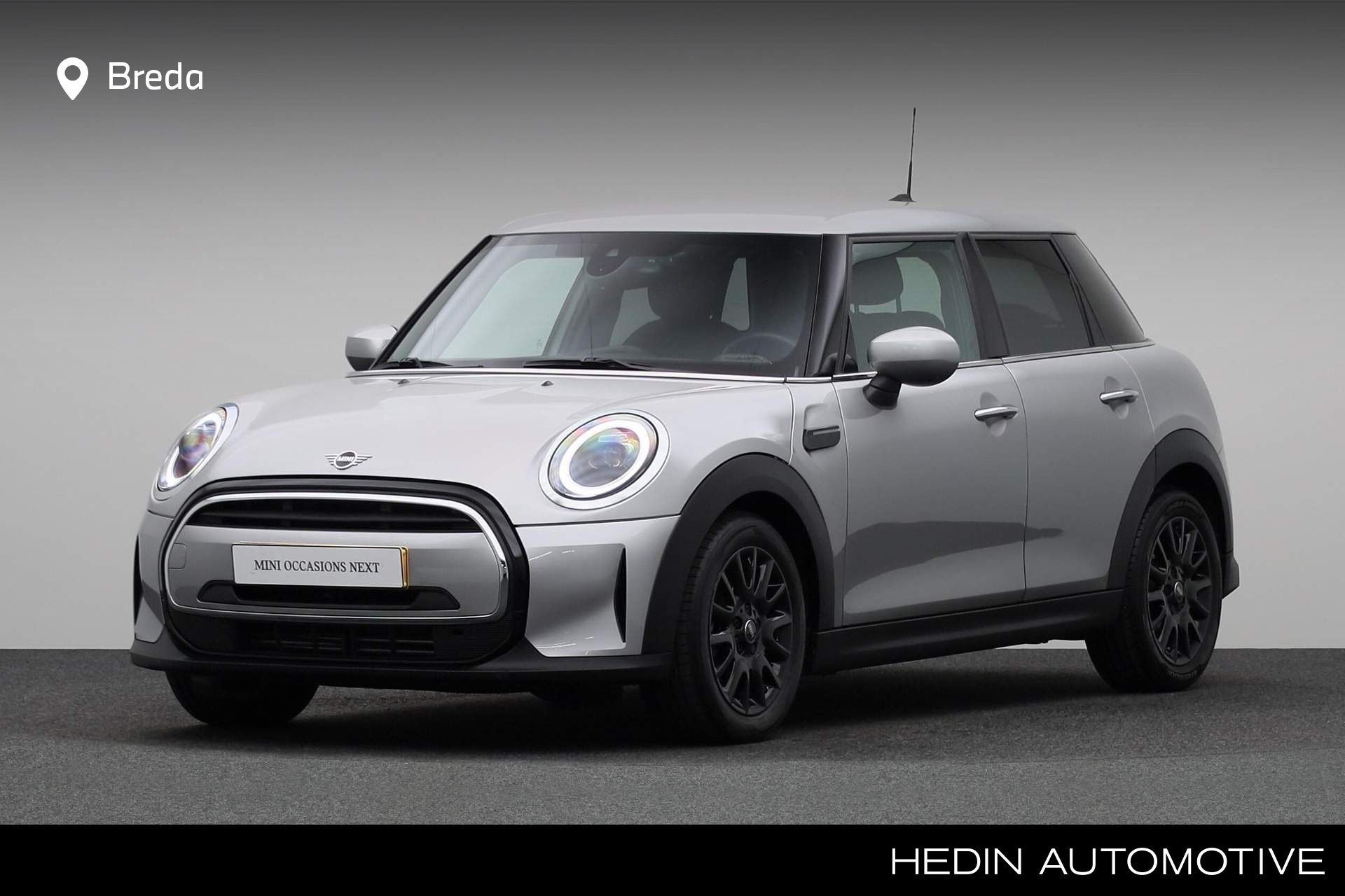 MINI 5-deurs 1.5 Cooper Camden Edition |16" LM Victory Spoke zwart|  MINI Navigatiesysteem | Park Distance Control achter (PDC)| Cruise Control |  Automatische airconditioning 2-zone |