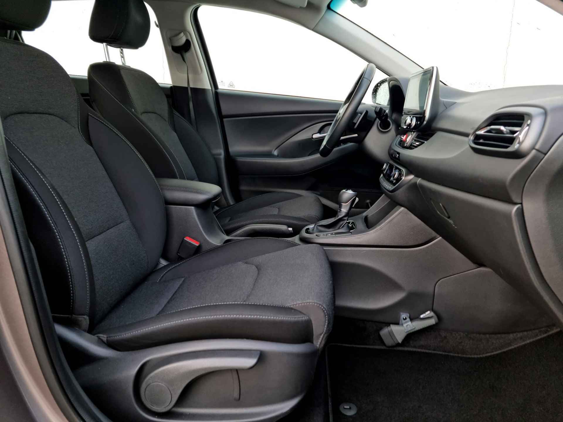 Hyundai i30 Wagon 1.0 T-GDi MHEV Comfort Smart Automaat / Private Lease Vanaf €629,- / Navigatie / Android Auto/Apple Carplay - 38/41
