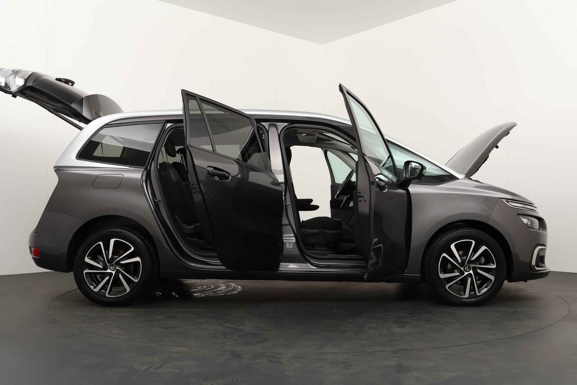 Citroen Grand C4 SpaceTourer 1.2 130PK Shine Aut. 7-Pers. | Panoramadak | Navigatie | Camera v+a | Massage | Carplay | PDC V+A | LMV 17 inch - 24/29