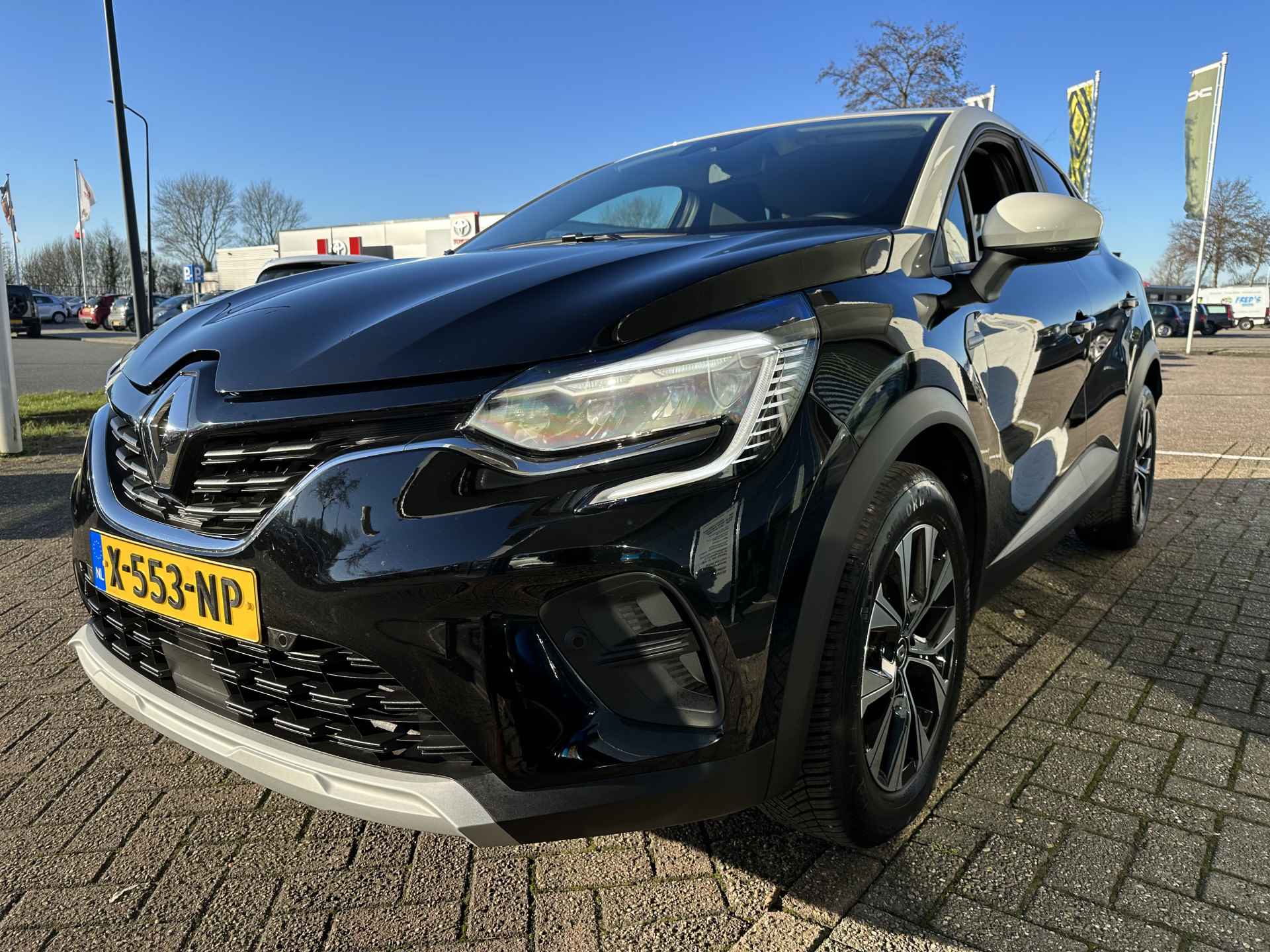 Renault Captur Evolution Tce 90 | stoelverwarming | Easy link navigatie | parkeersensor v+a met camera |  tijdelijk gratis Top Afleverpakket twv Eur 695 - 4/39