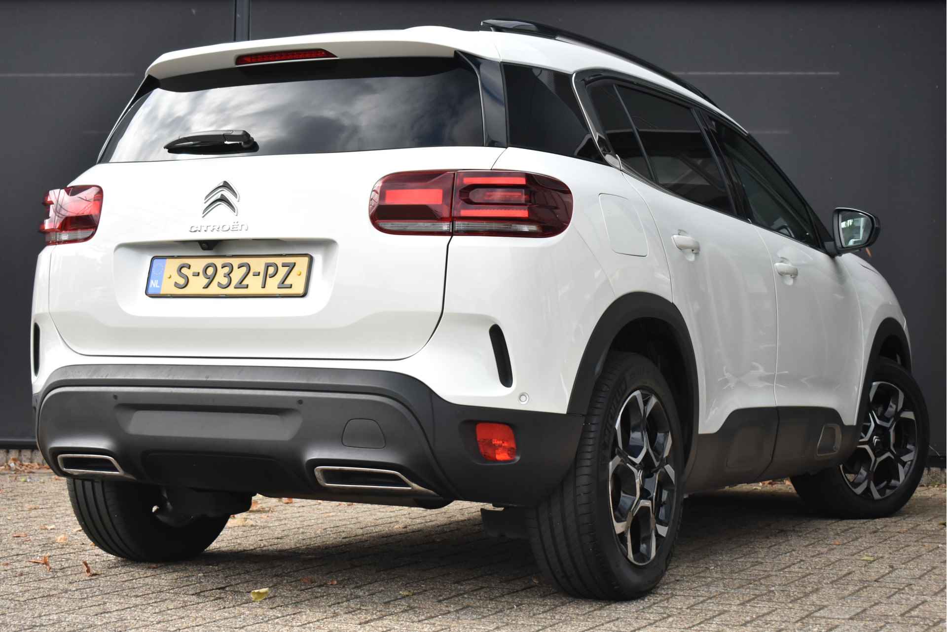 Citroën C5 Aircross 1.2 PureTech Business Plus 130pk Automaat | Leder | Adaptive Cruise | Navigatie | Achteruitrijcamera | Alcantara | Climate Contr - 3/55