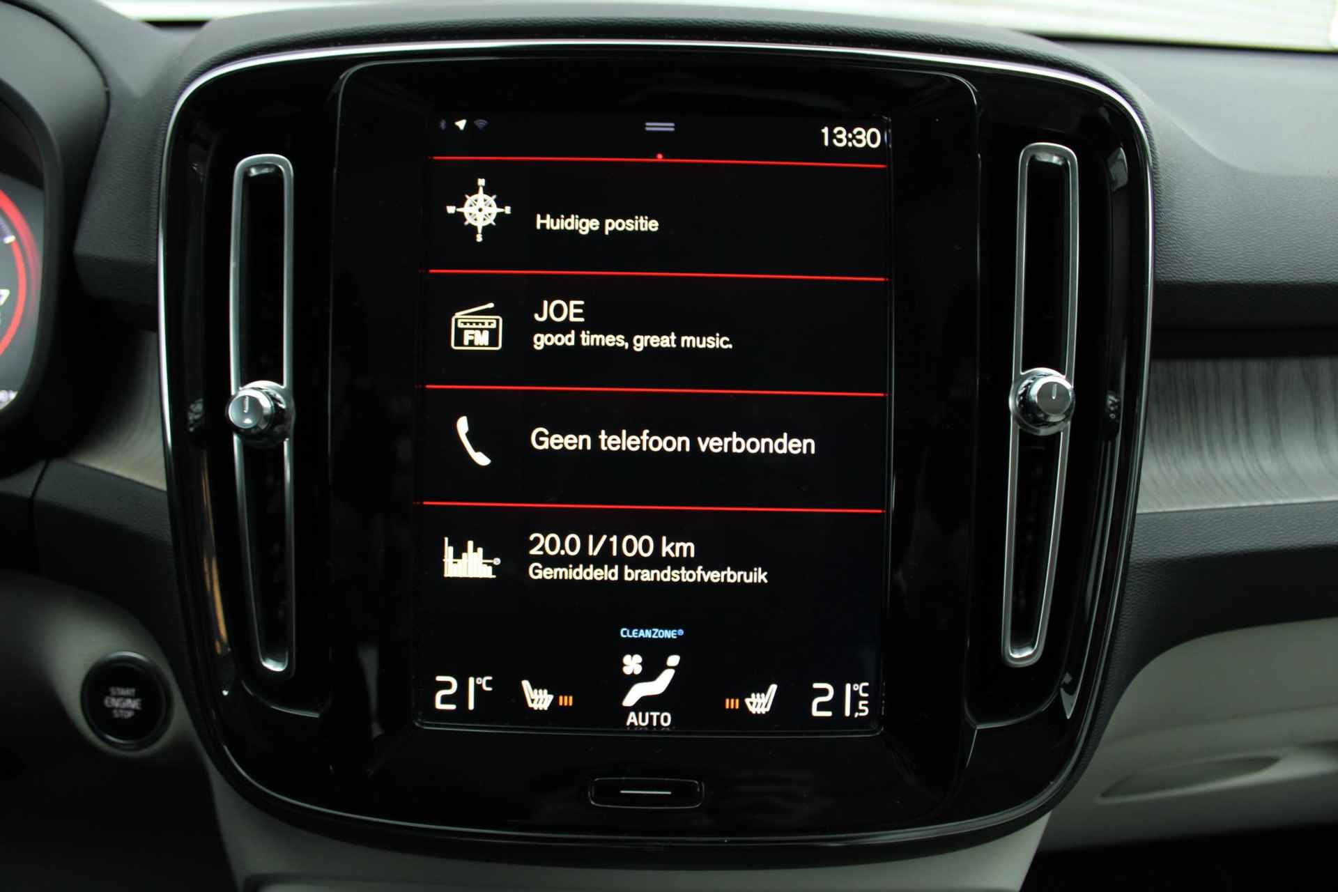 Volvo XC40 T4 AUT8 190PK Inscription, Panoramisch Schuif-/Kanteldak, Power Seats, Elektrisch Bedienbare Achterklep, Harman/Kardon Premium Geluidssysteem, Adaptieve Cruise Control, Pilot Assist, BLIS Dodehoekdetectie, Volvo Guard Alarm, Verwarmbare Voorstoelen, Park Assist Voor & Achter incl. Parkeercamera, Apple Carplay/Android Auto, Keyless Entry - 14/27