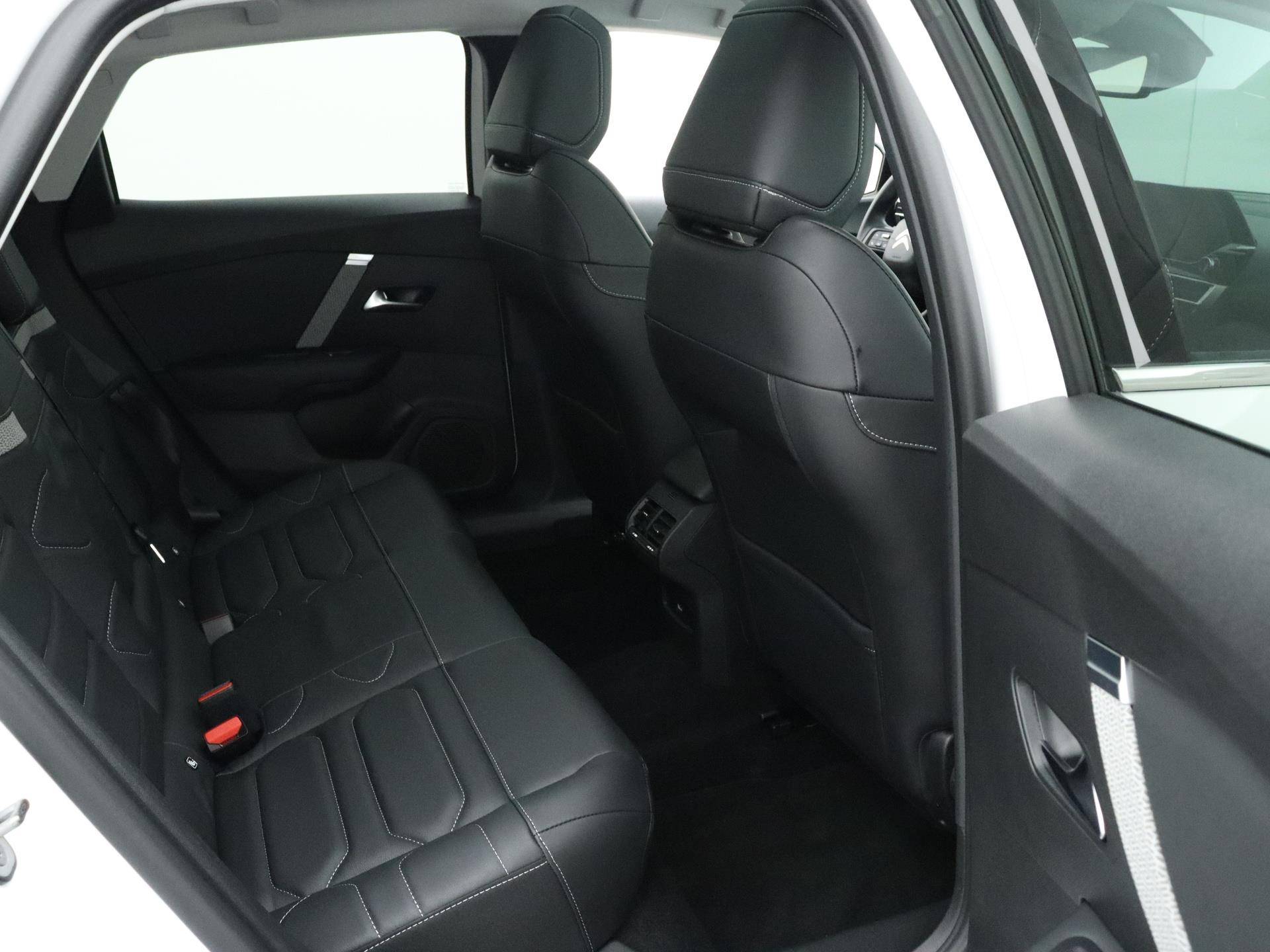 Citroën C4 Shine 1.2 130pk Automaat | Lederen bekleding | Panoramadak | Stoelmassage en -verwarming - 16/42