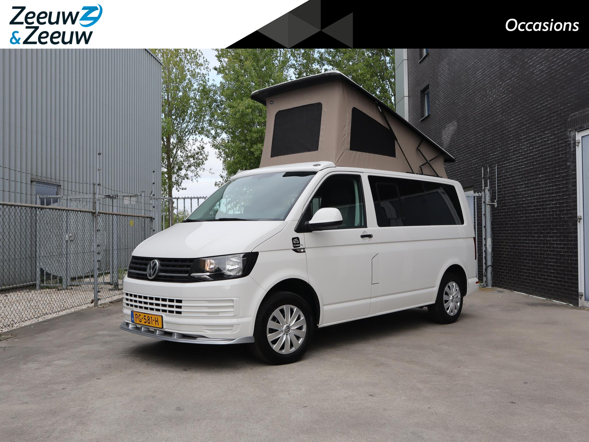 Volkswagen Transporter Kombi 2.0 TDI L1H1 140pk | 4 persoons Camper | Keuken met gasfornuis, wasbak en koelkast | Zonnescherm | Draaistoel RV | Houten interieur | Radio | Cruise control | Custom voorbumper | Horren zijkant en achter