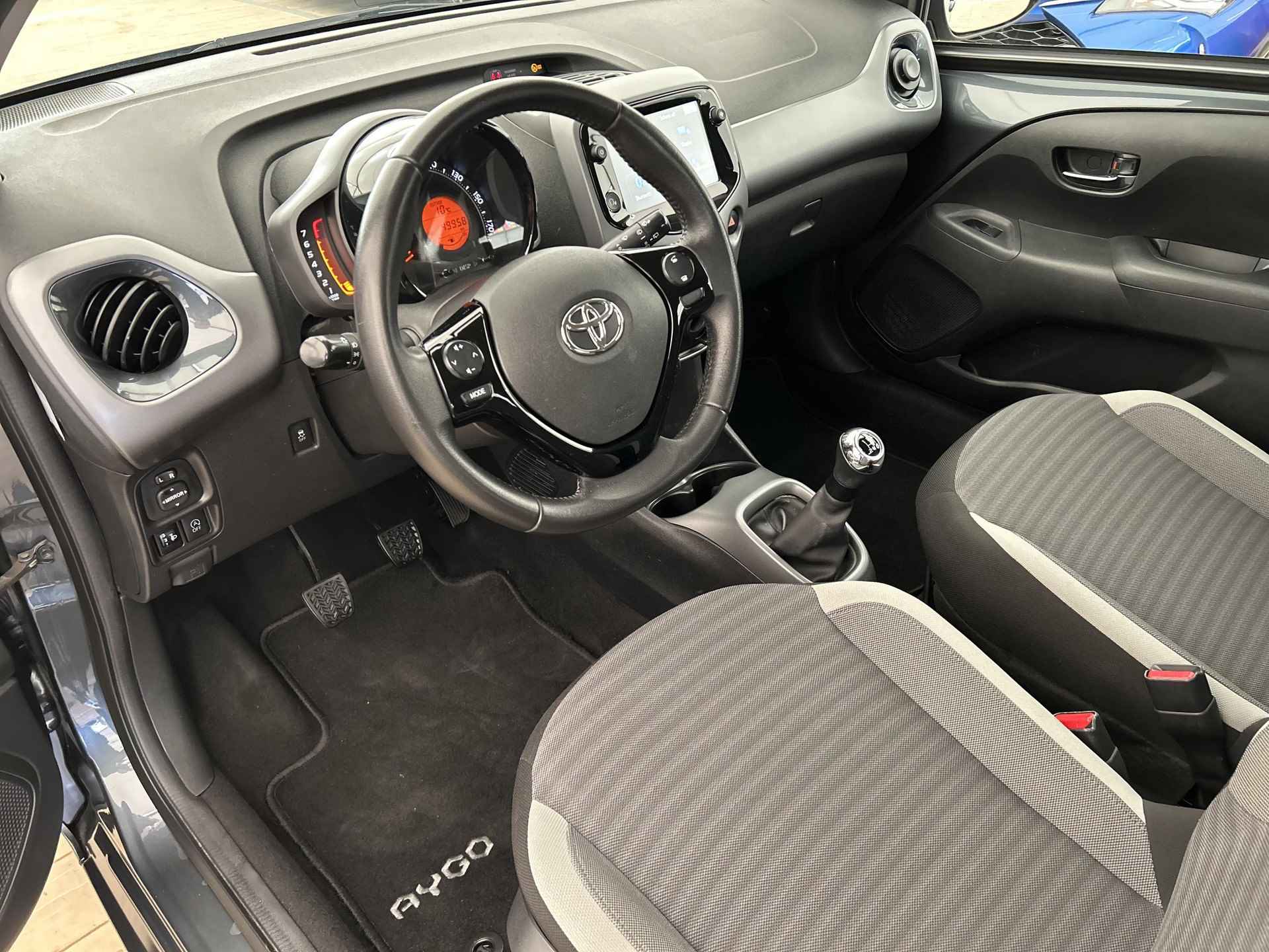 Toyota Aygo 1.0 VVT-i x-play - 16/34