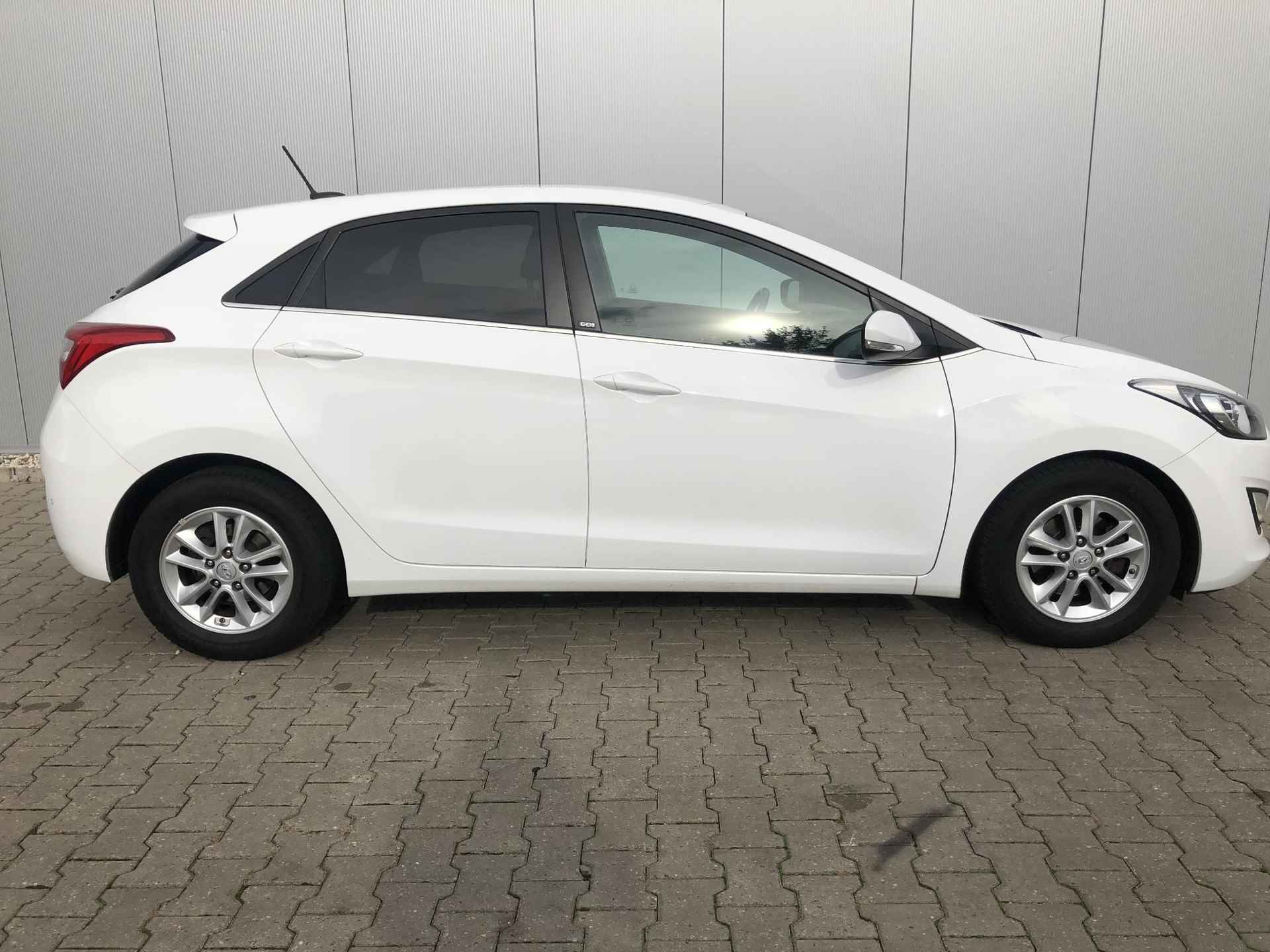 Hyundai i30 1.6 GDi GO! 2016 / Navigatie - 16/18