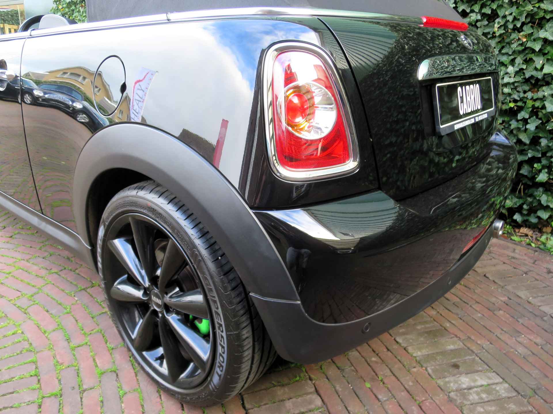 MINI Cabrio 1.6 Cooper Chili R57 LCI met Leder, Navi, BT, Xenon en 17" - 31/56