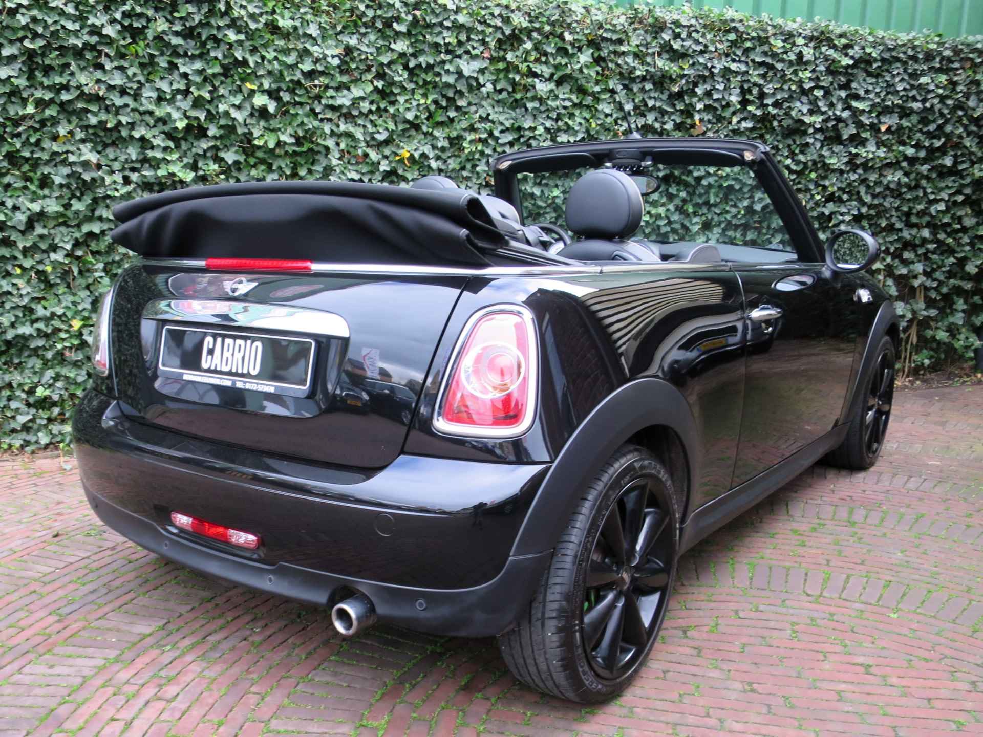 MINI Cabrio 1.6 Cooper Chili R57 LCI met Leder, Navi, BT, Xenon en 17" - 40/56