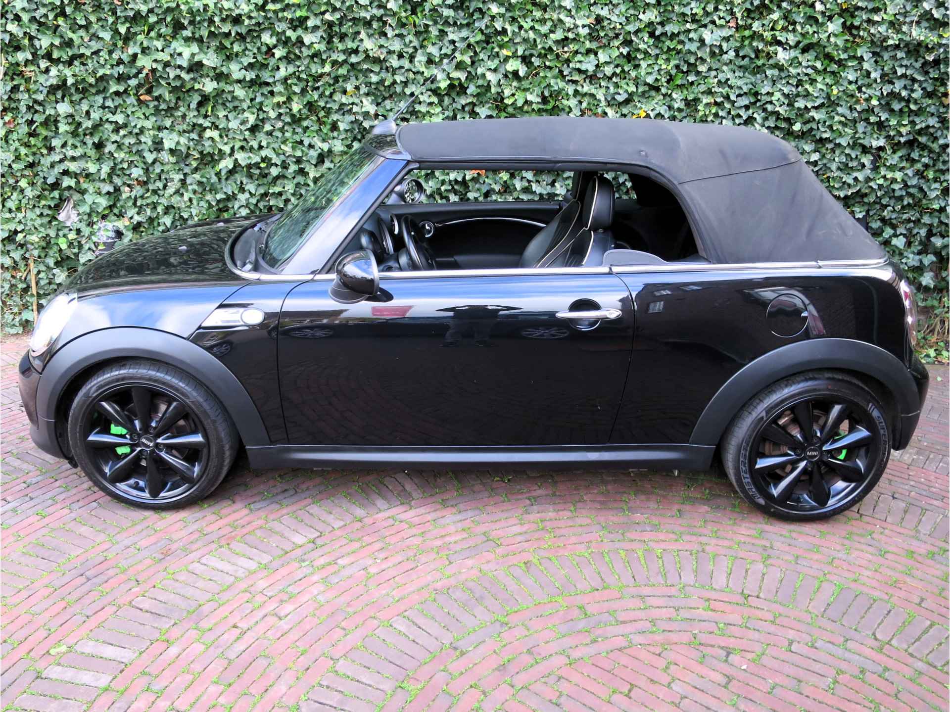 MINI Cabrio 1.6 Cooper Chili R57 LCI met Leder, Navi, BT, Xenon en 17" - 51/56