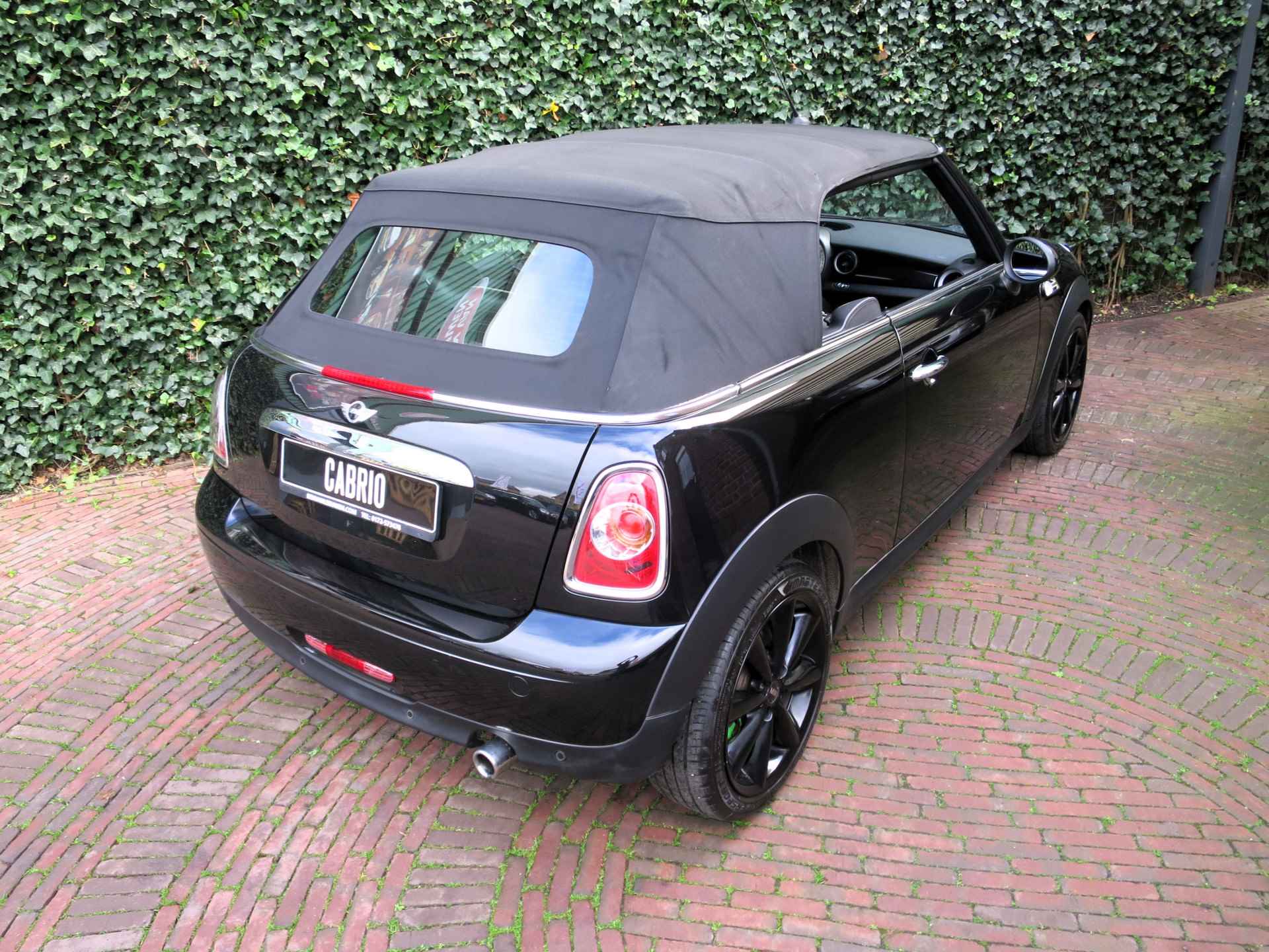 MINI Cabrio 1.6 Cooper Chili R57 LCI met Leder, Navi, BT, Xenon en 17" - 56/56