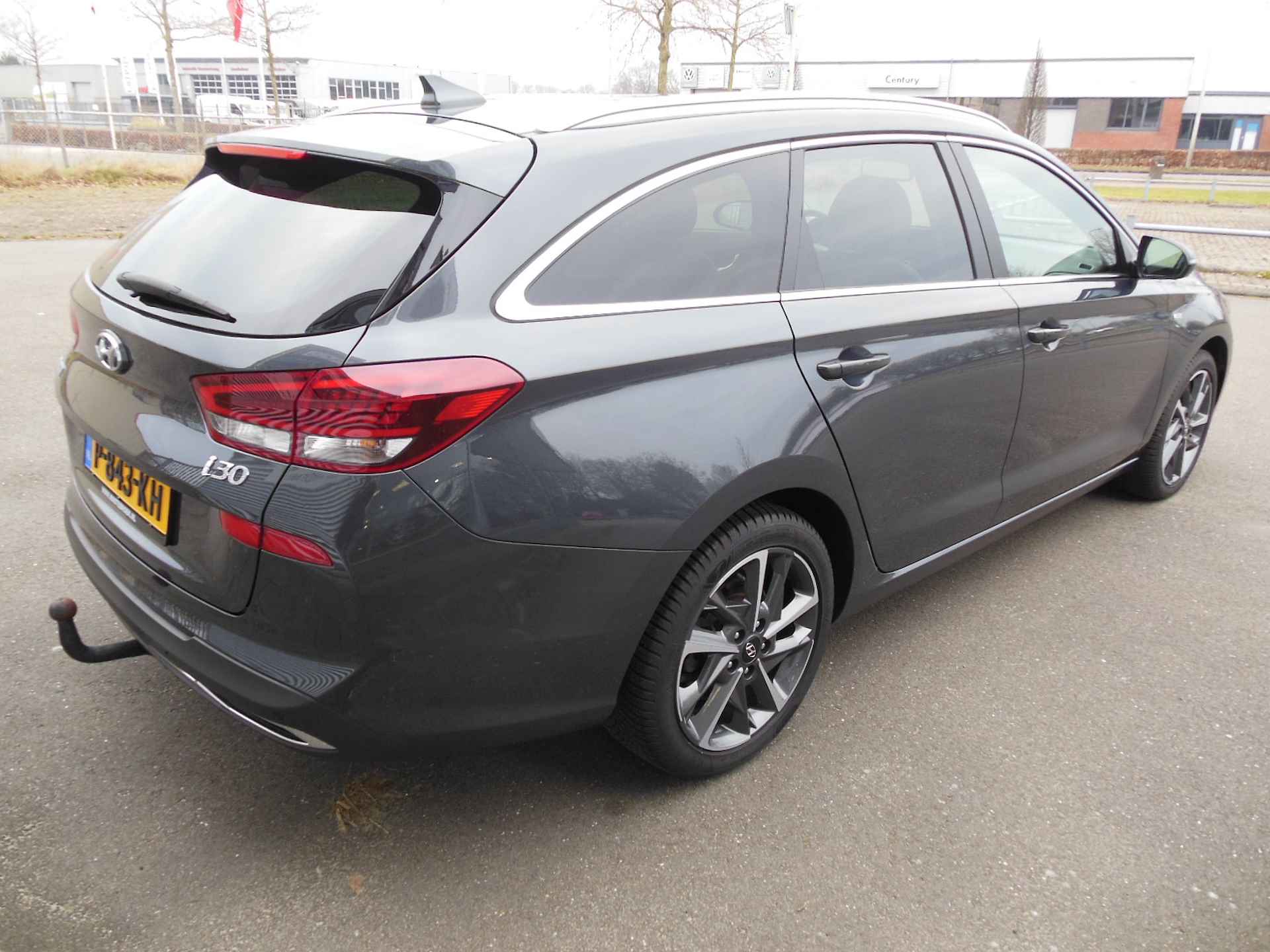 Hyundai i30 Wagon 1.5 T-GDi MHEV Premium Staat in Hoogeveen - 7/25