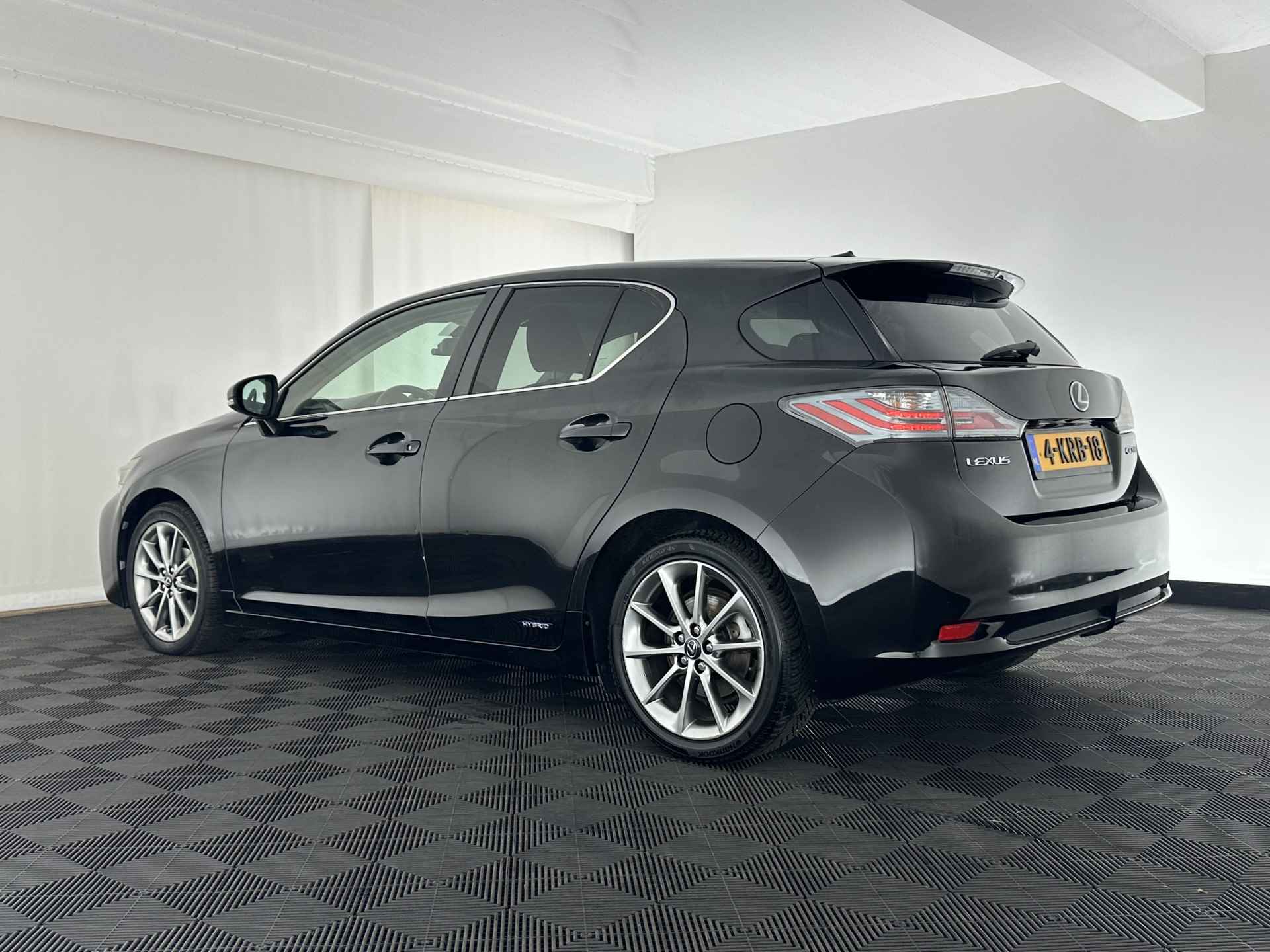 Lexus CT 200h Business Style Special Edition Aut. *NAVI-FULLMAP | VOLLEDER | ECC | CRUISE | COMFORT-SEATS | 17''ALU* - 4/32