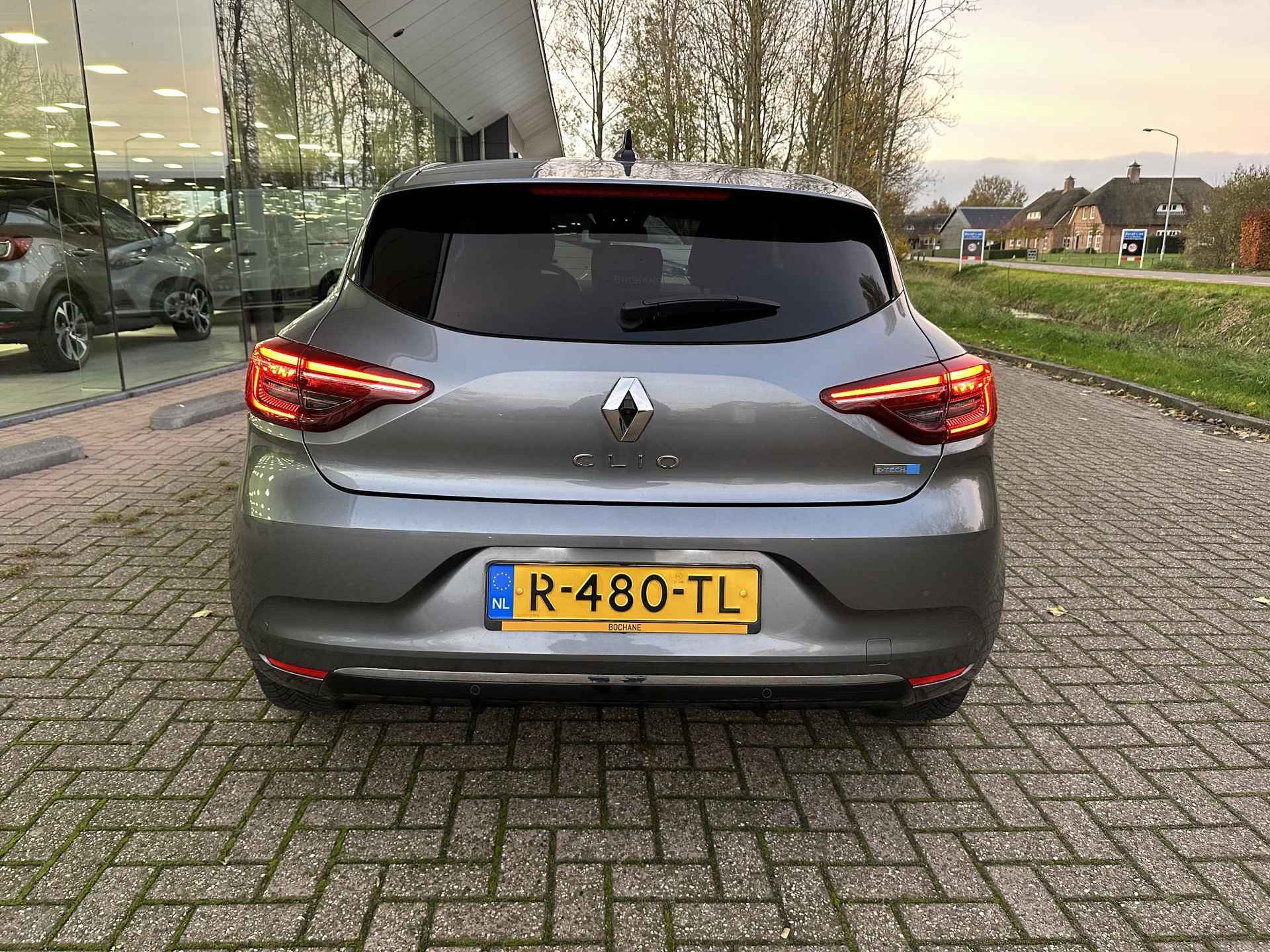 Renault Clio 1.6 E-Tech Hybrid 145 Techno | Navi | Clima | Cruise | LM velgen 16" | PDC V+A + Camera | Apple Carplay/Android Auto | All season banden - 5/26