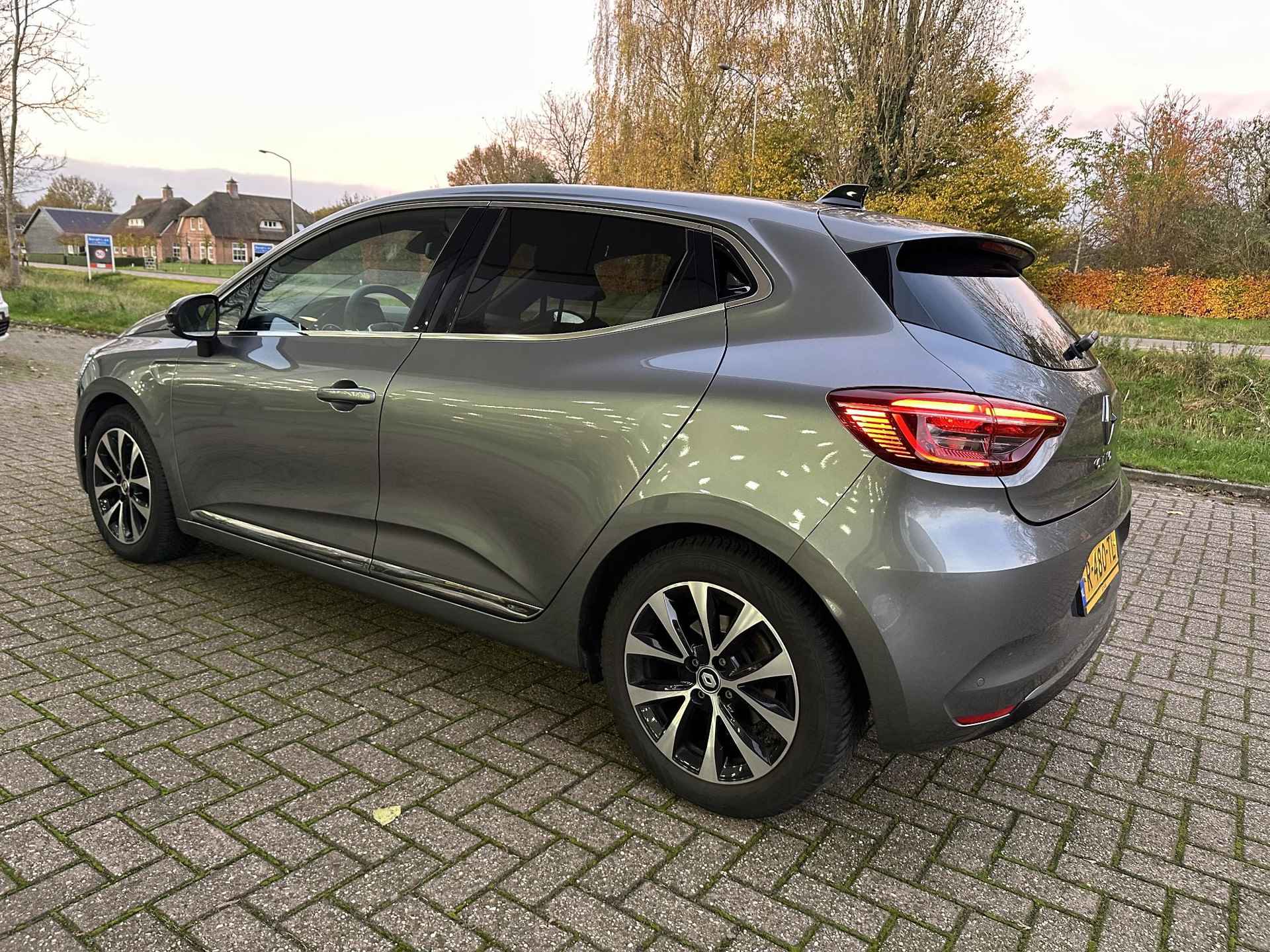 Renault Clio 1.6 E-Tech Hybrid 145 Techno | Navi | Clima | Cruise | LM velgen 16" | PDC V+A + Camera | Apple Carplay/Android Auto | All season banden - 7/26