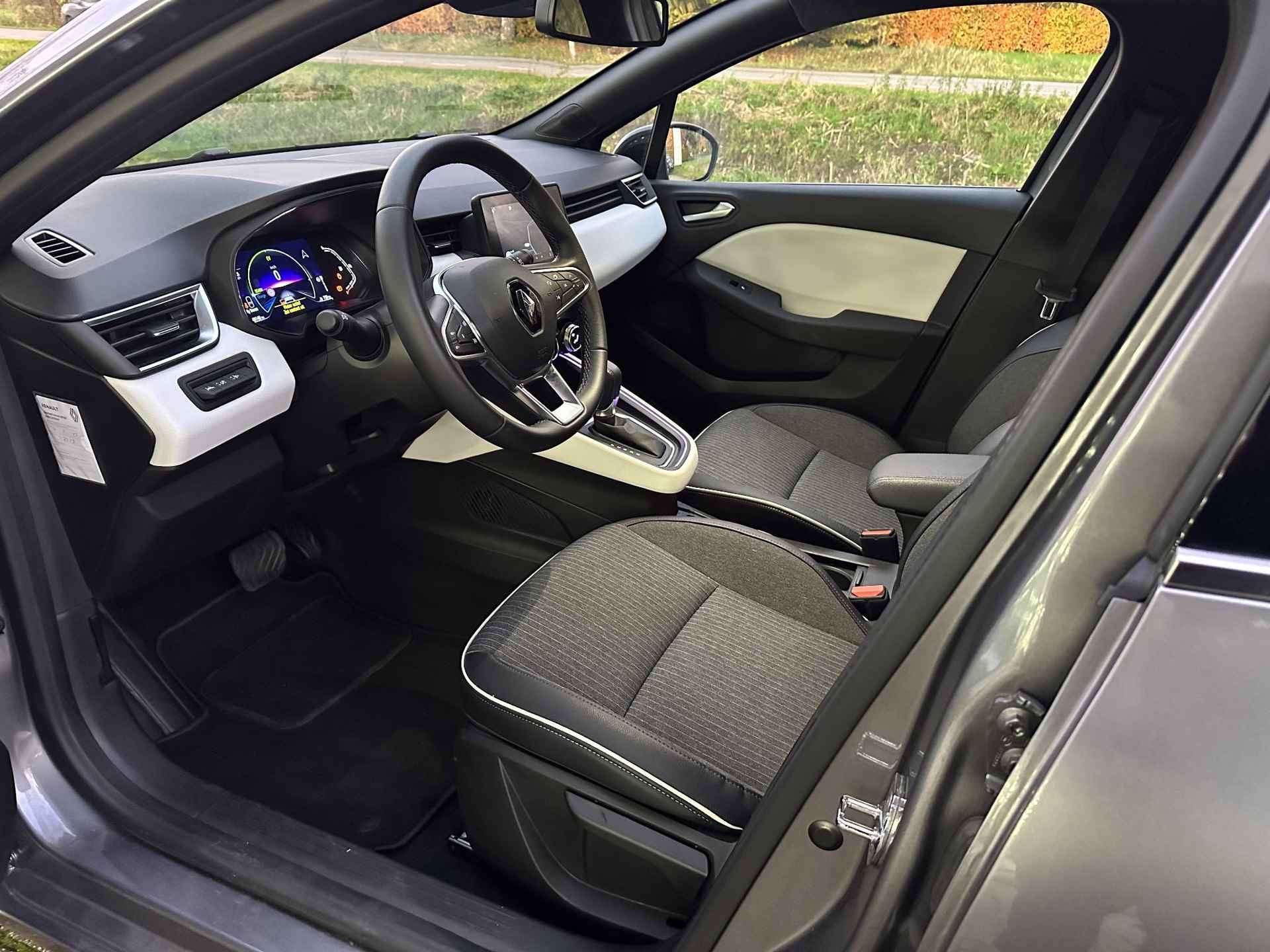 Renault Clio 1.6 E-Tech Hybrid 145 Techno | Navi | Clima | Cruise | LM velgen 16" | PDC V+A + Camera | Apple Carplay/Android Auto | All season banden - 9/26