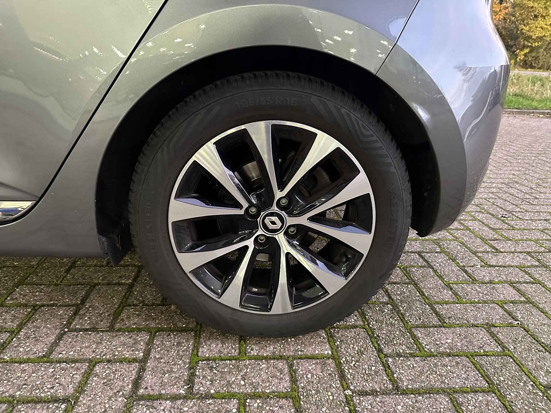 Renault Clio 1.6 E-Tech Hybrid 145 Techno | Navi | Clima | Cruise | LM velgen 16" | PDC V+A + Camera | Apple Carplay/Android Auto | All season banden - 17/26