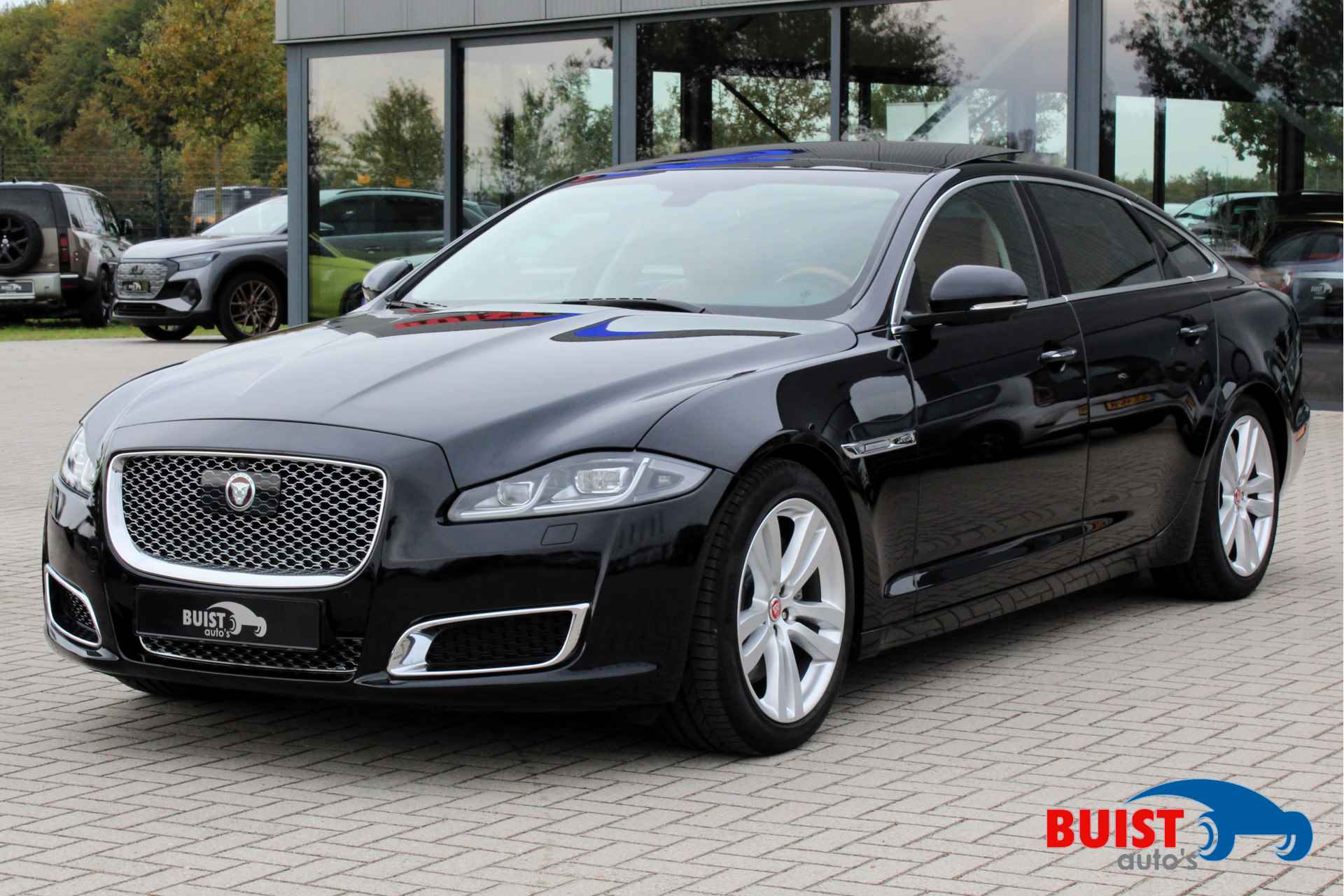 Jaguar XJ 3.0 V6 SC AWD Autobiography LWB UNIEK! NL-auto! 95545KM! - 1/57