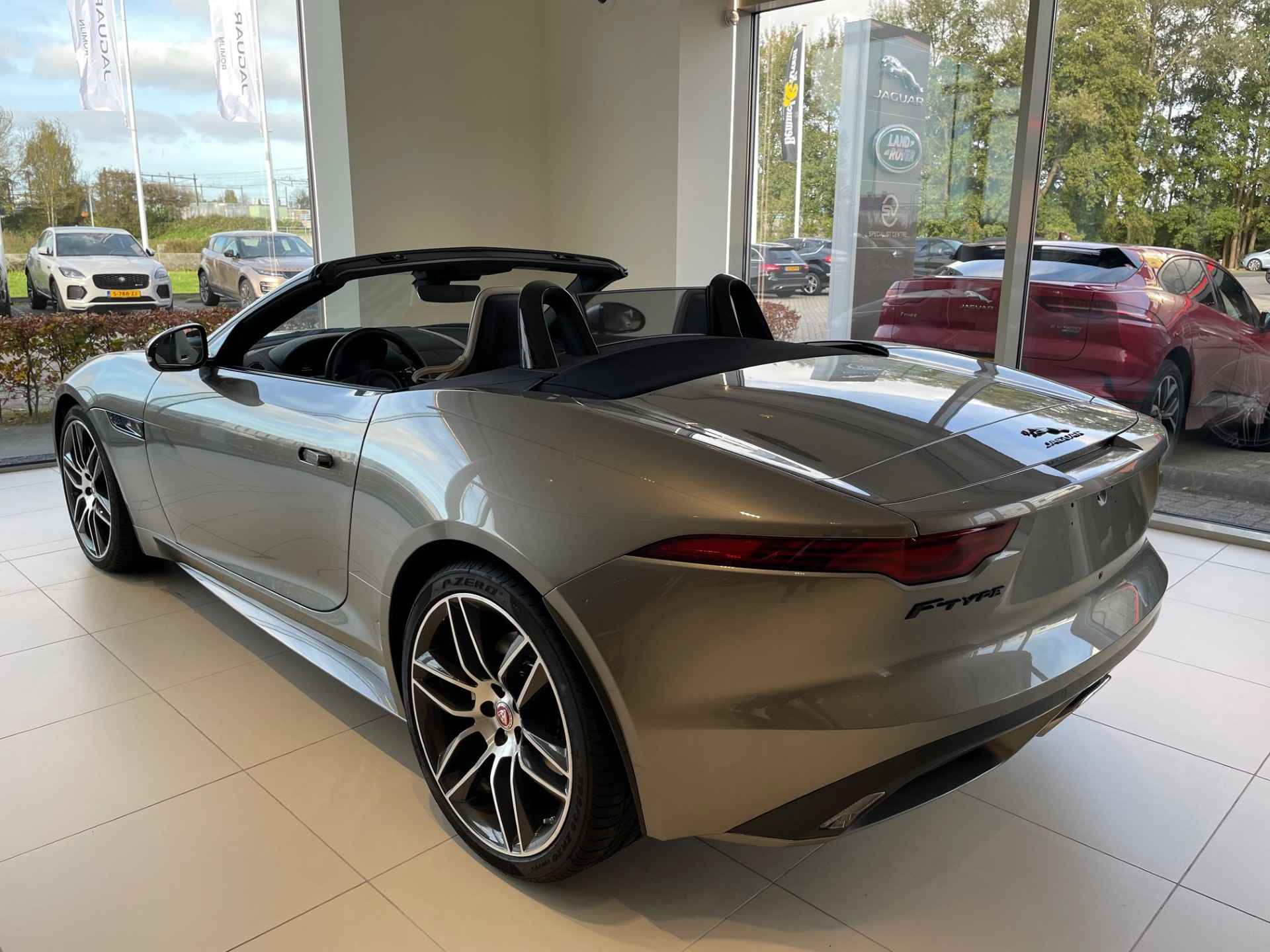 Jaguar F-Type P300 RWD Cabriolet Uniek! Nieuw en ongeregistreerd - 2/16