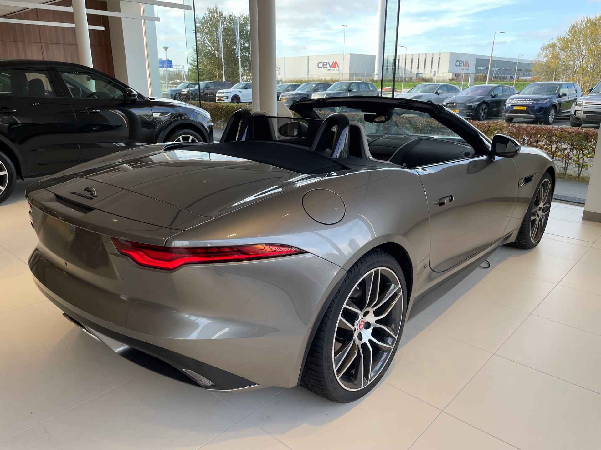 Jaguar F-Type P300 RWD Cabriolet Uniek! Nieuw en ongeregistreerd - 4/16