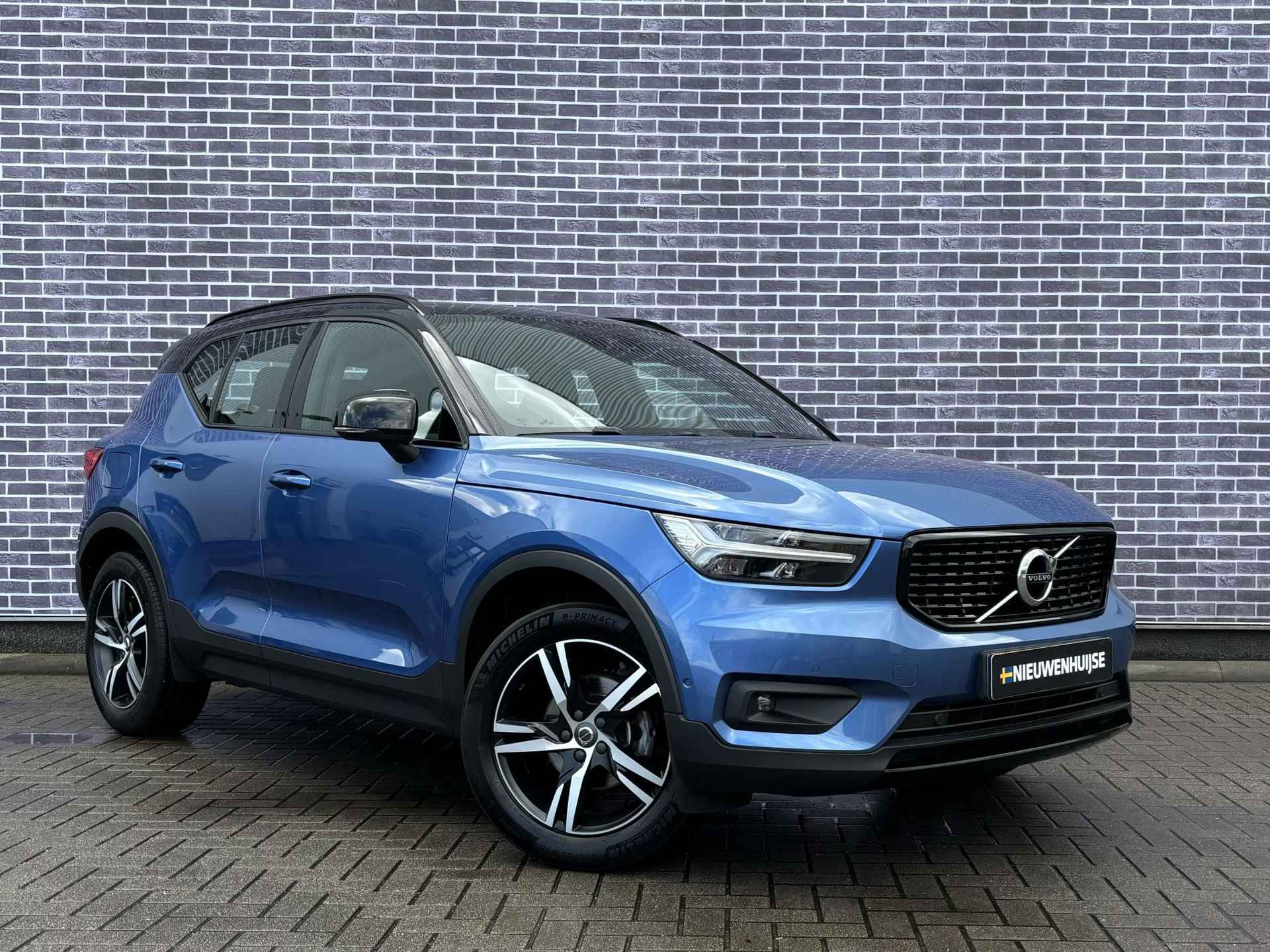 Volvo XC40 D3 150pk R-Design | Lederen bekleding | Park Assist v+a | Camera | DAB Radio | Trekhaak | Zitingverlengers | Volvo On Call - 10/26