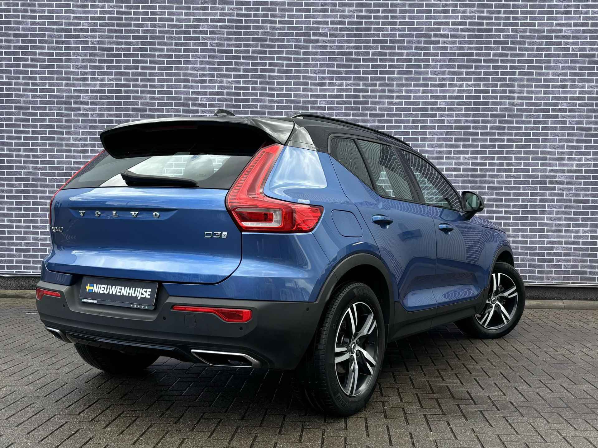 Volvo XC40 D3 150pk R-Design | Lederen bekleding | Park Assist v+a | Camera | DAB Radio | Trekhaak | Zitingverlengers | Volvo On Call - 14/26