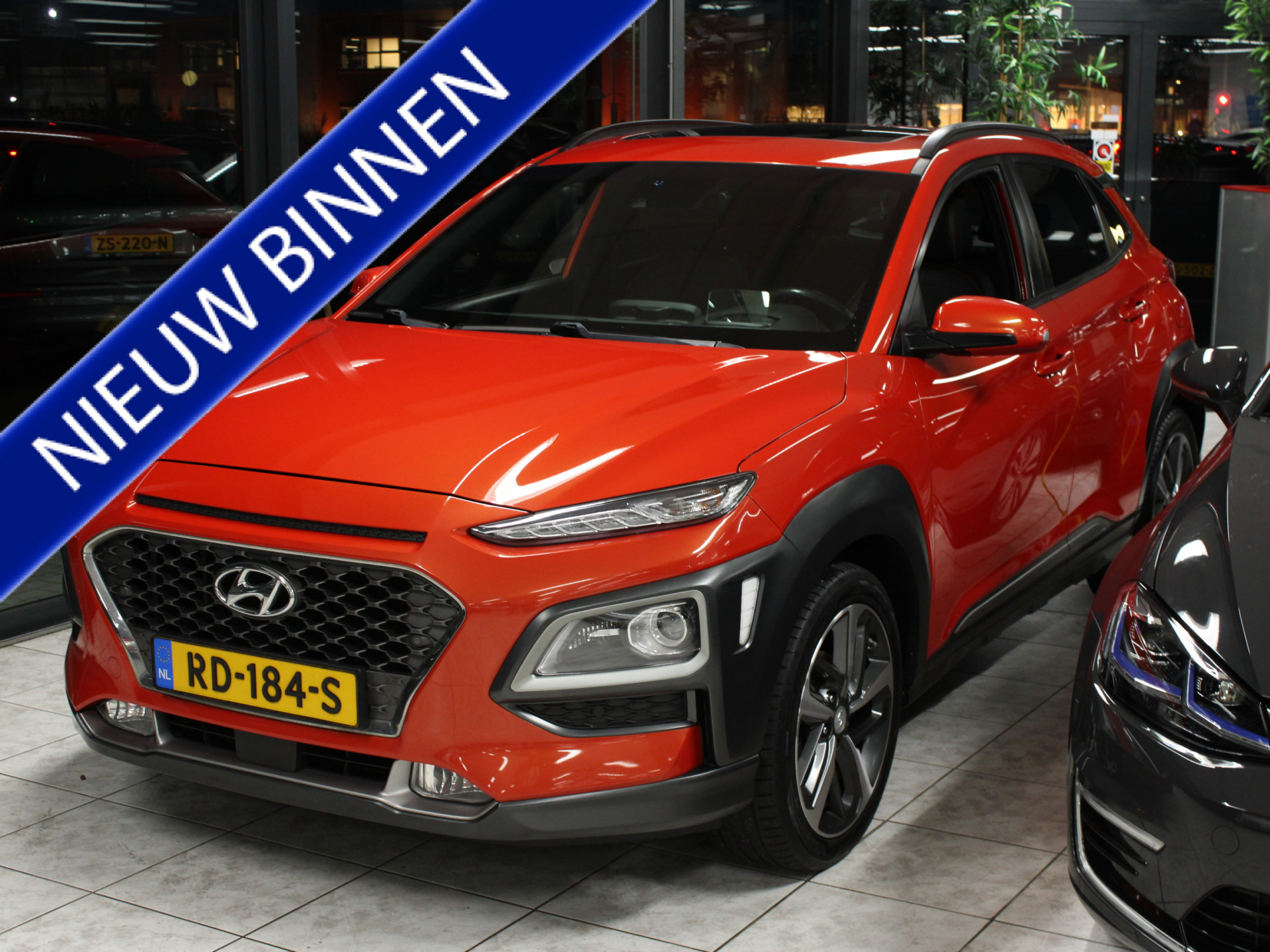 Hyundai KONA 1.0T Premium NL AUTO | LEDER | CAMERA | 1STE EIGENAAR | VOL!