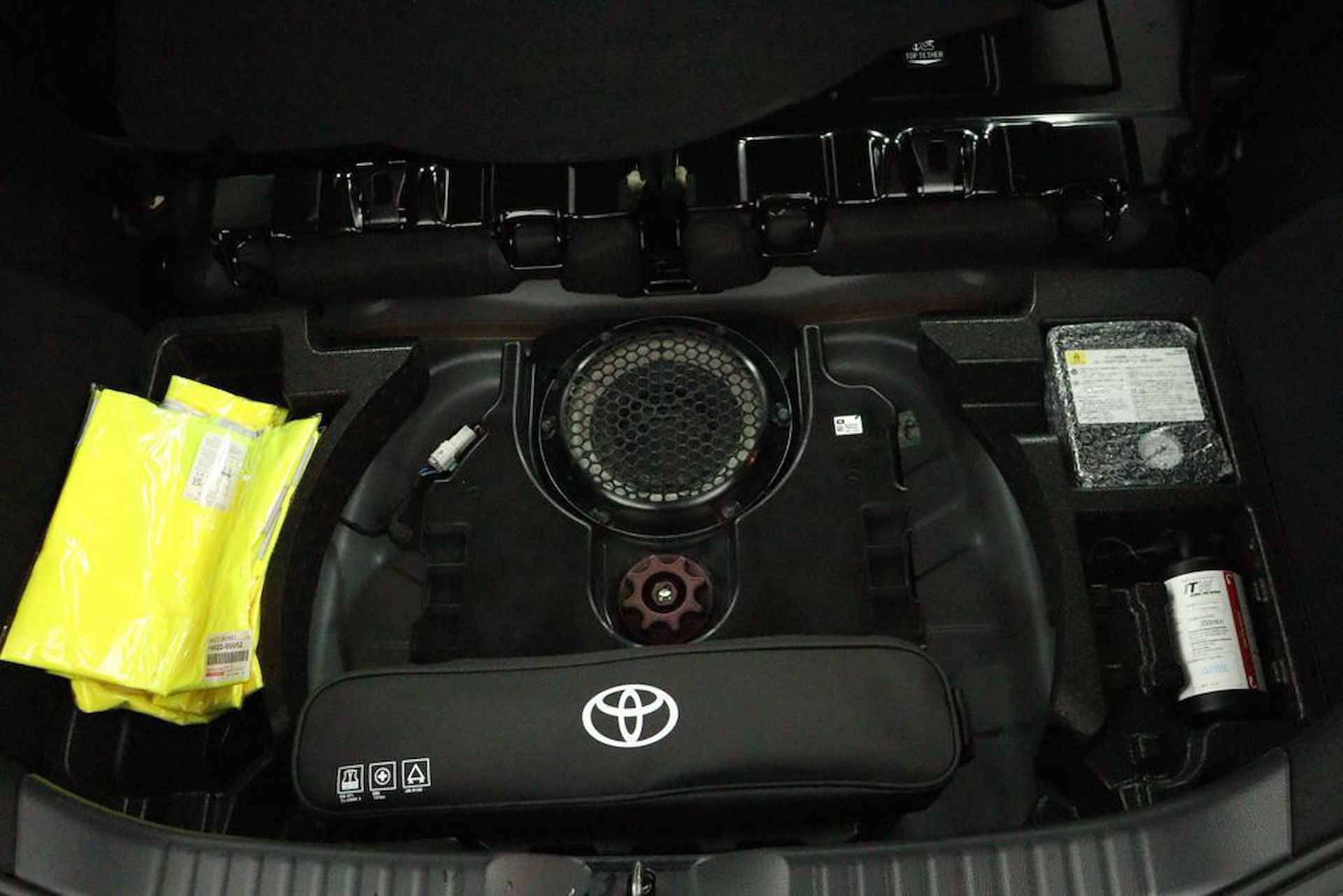 Toyota Aygo X 1.0 VVT-i MT Premium | Parkeersensoren | Stoelverwarming | Navigatie | JBL Audio | Dashcam | - 33/49