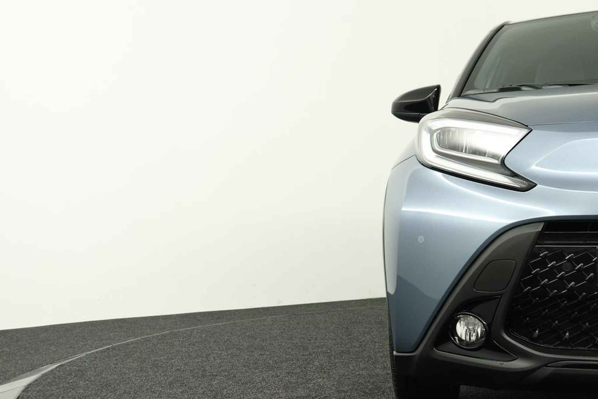 Toyota Aygo X 1.0 VVT-i MT Premium | Parkeersensoren | Stoelverwarming | Navigatie | JBL Audio | Dashcam | - 35/49