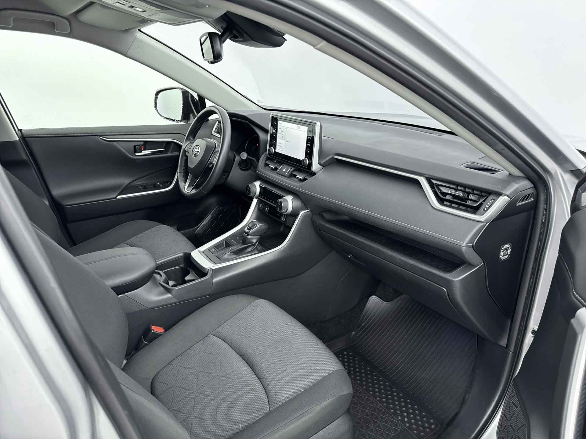 Toyota RAV4 2.5 Hybrid Active Limited | Parkeersensoren V+A | Apple Carplay / Android Auto | - 30/40