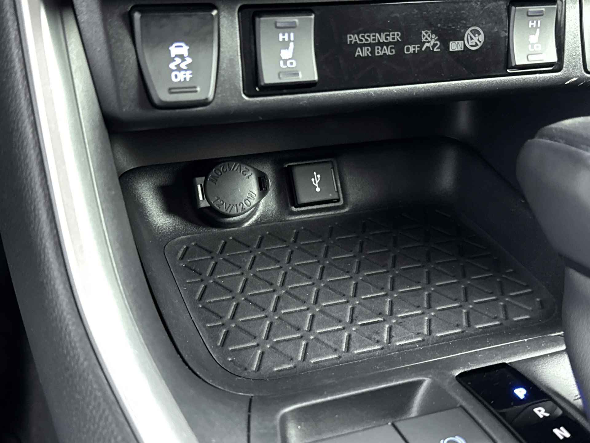 Toyota RAV4 2.5 Hybrid Active Limited | Parkeersensoren V+A | Apple Carplay / Android Auto | - 34/40