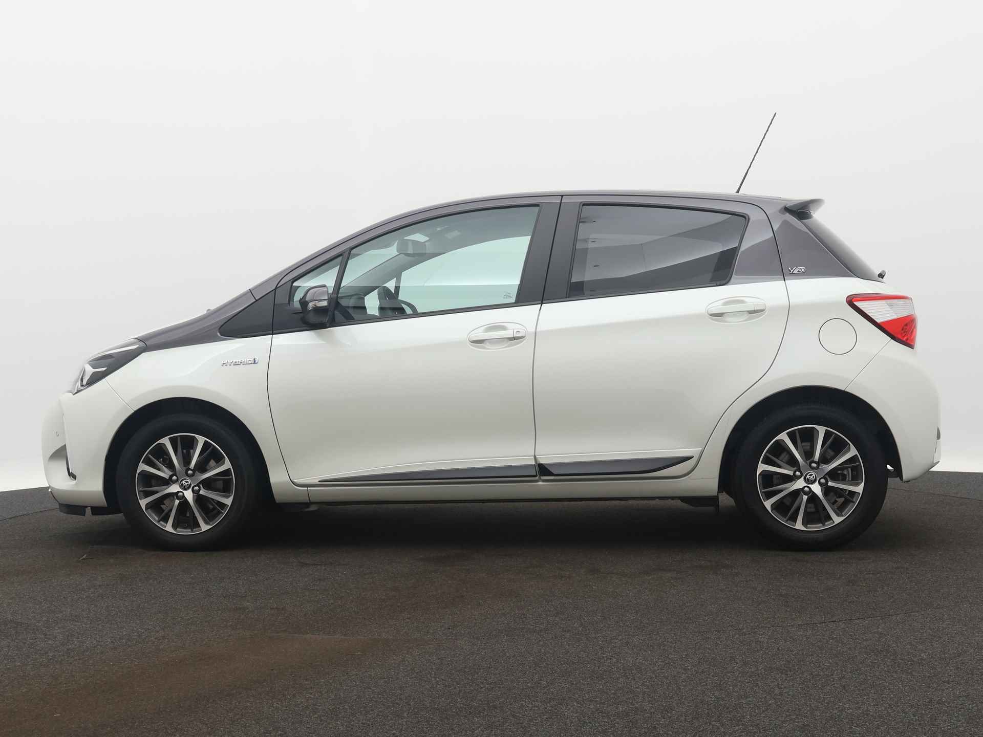 Toyota Yaris 1.5 Hybrid Y20 | Navigatie | Camera | LM velgen | Cruise Control | Climate Control | - 4/42