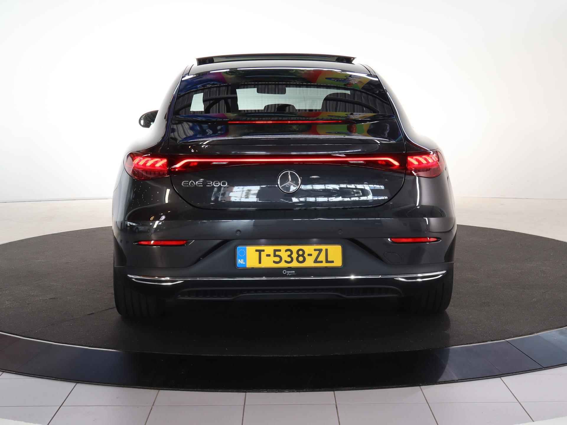 Mercedes-Benz EQE 300 Business Edition 89 kWh Nieuwprijs € 72.132,- | Panoramadak | Getinte ramen | 22kw AC boardlader - 5/35